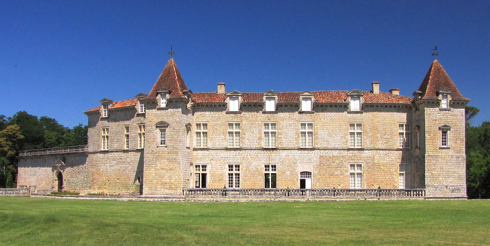 chateau-cazeneuve-vmf-2011