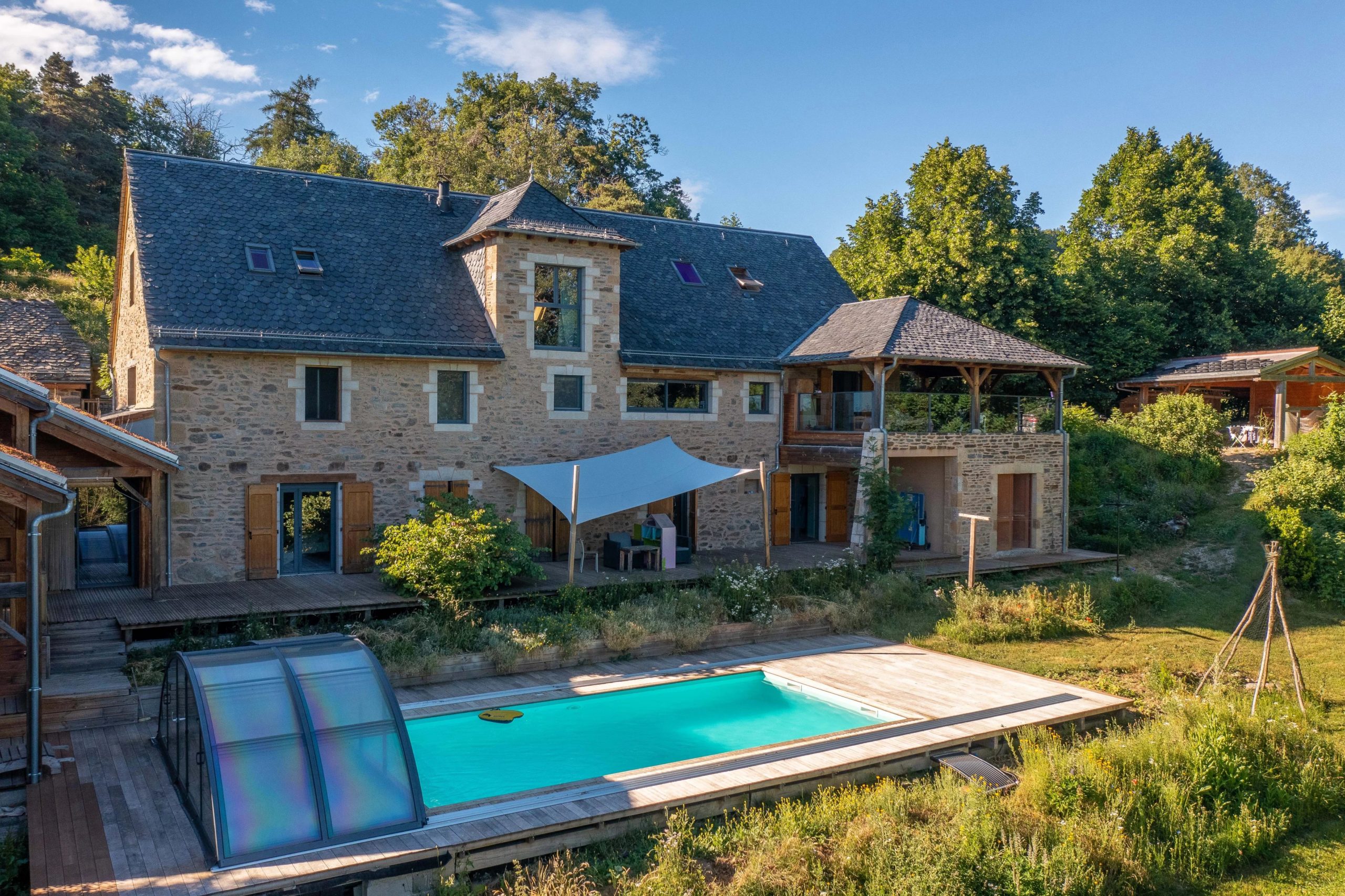 propriete-piscine-severac-aveyron