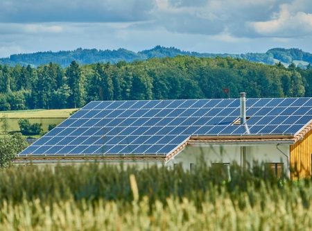 logement-ecologiqe-panneaux-photovoltaiques