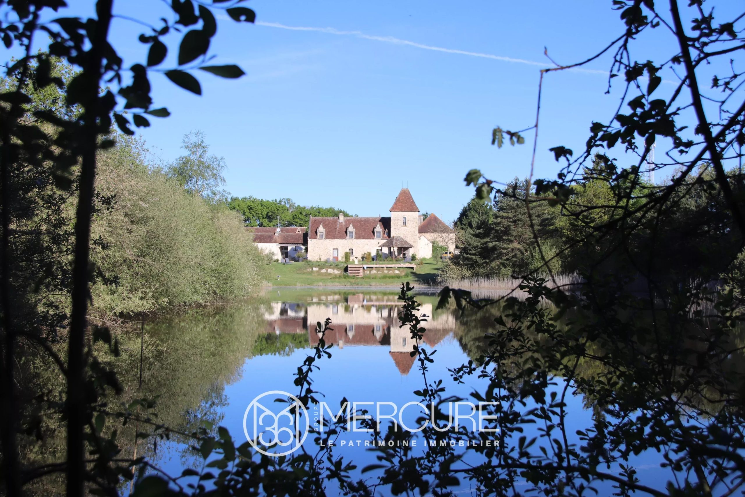 Un manoir historique entre XVe et XIXe siècle, restauré avec exigence - 10286PO