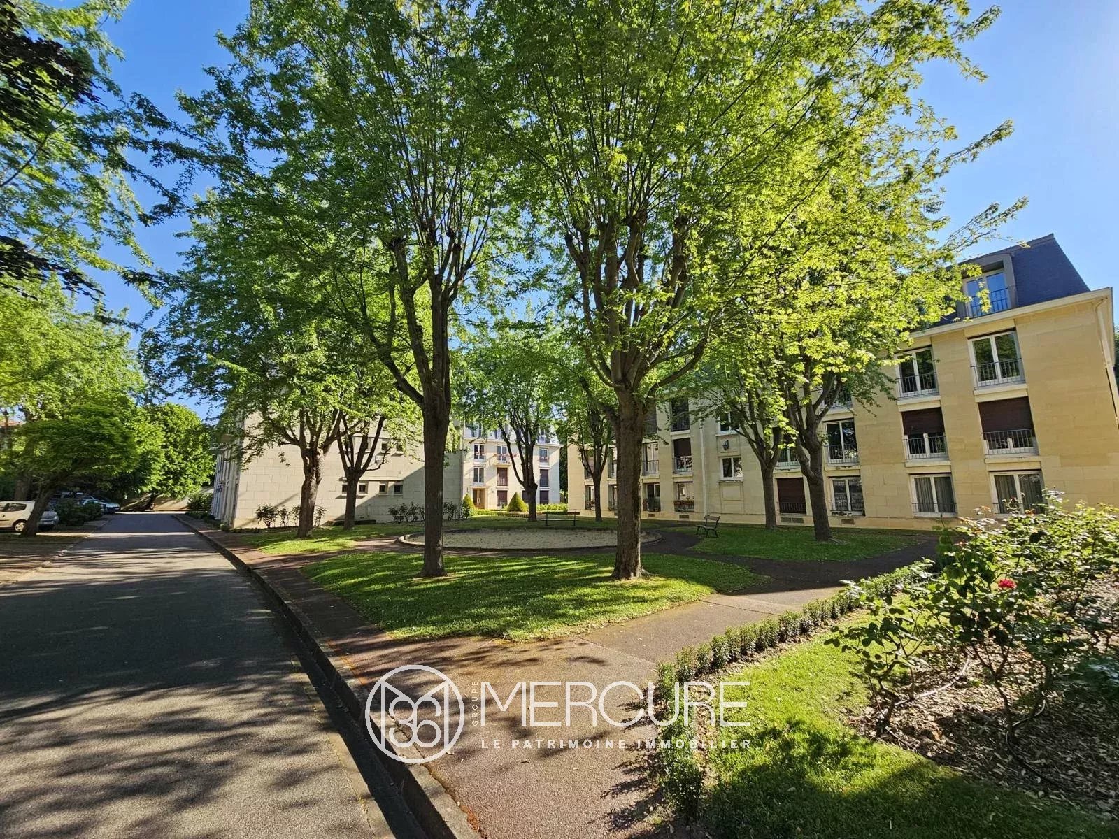 A VENDRE VERSAILLES AV DE PARIS – APPARTEMENT 111 M² AVEC PARKING - 683VPA