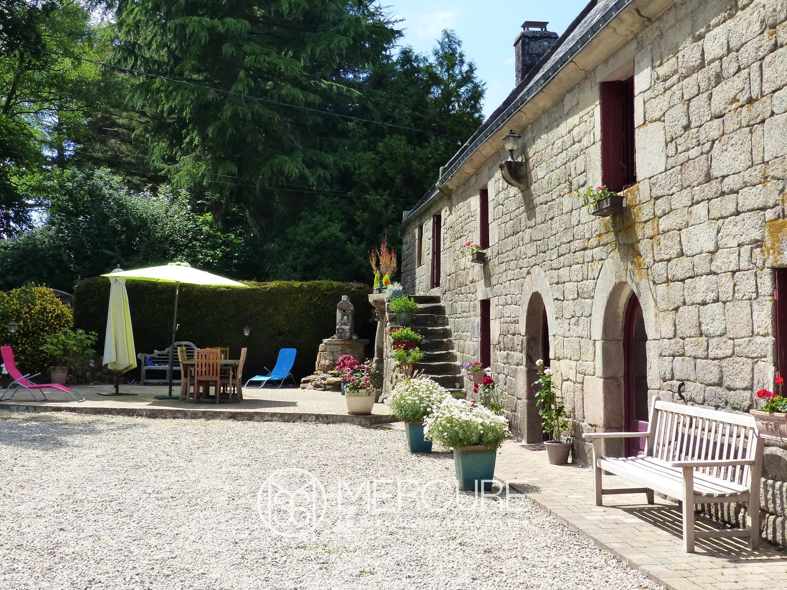 Near Pontivy, renovated 18th-century Breton manor house - 21583BR
