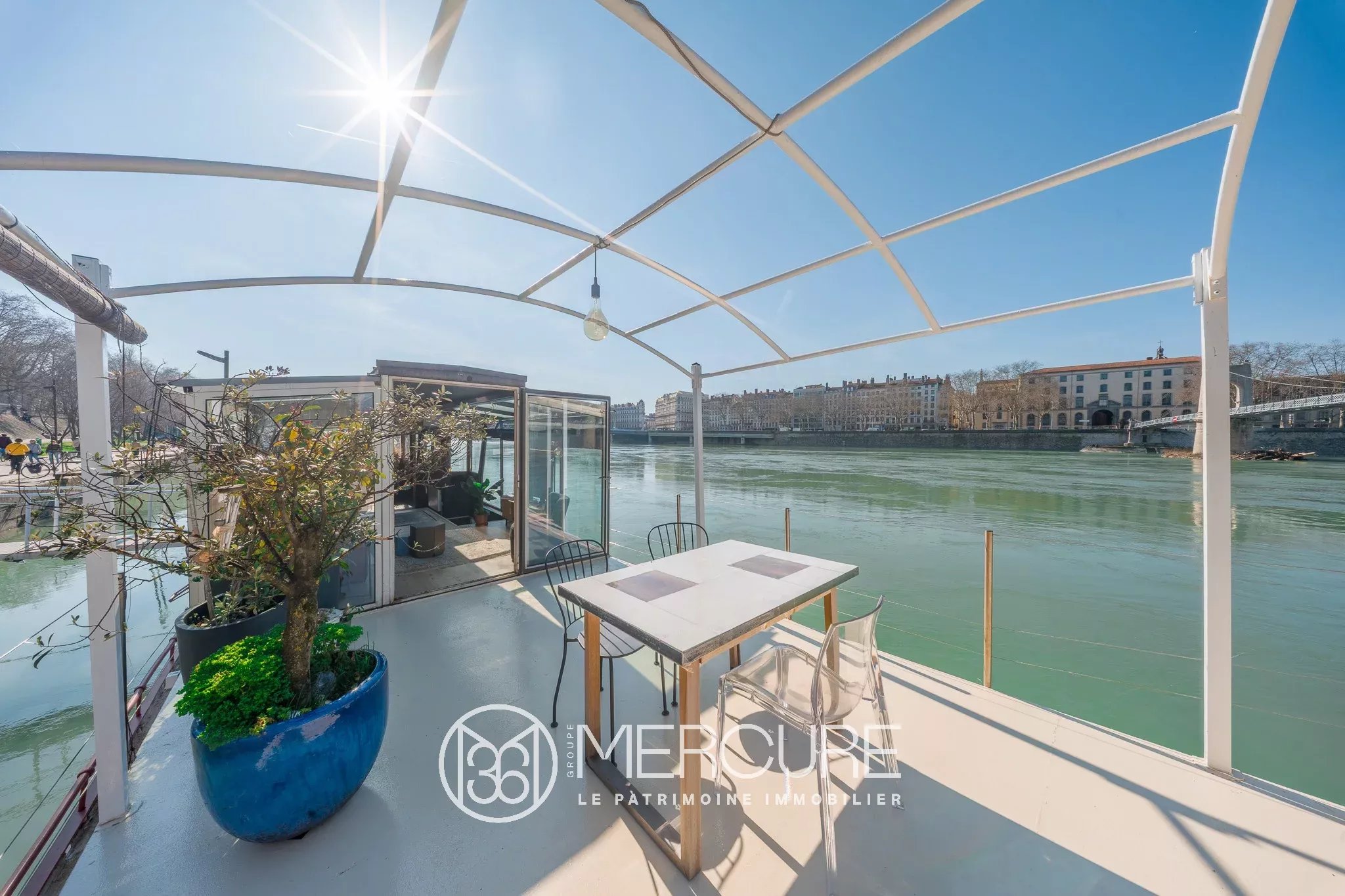 A vendre péniche Lyon 6ème Triangle d&rsquo;Or 110 m² – Terrasse 40 m² - 5041LY