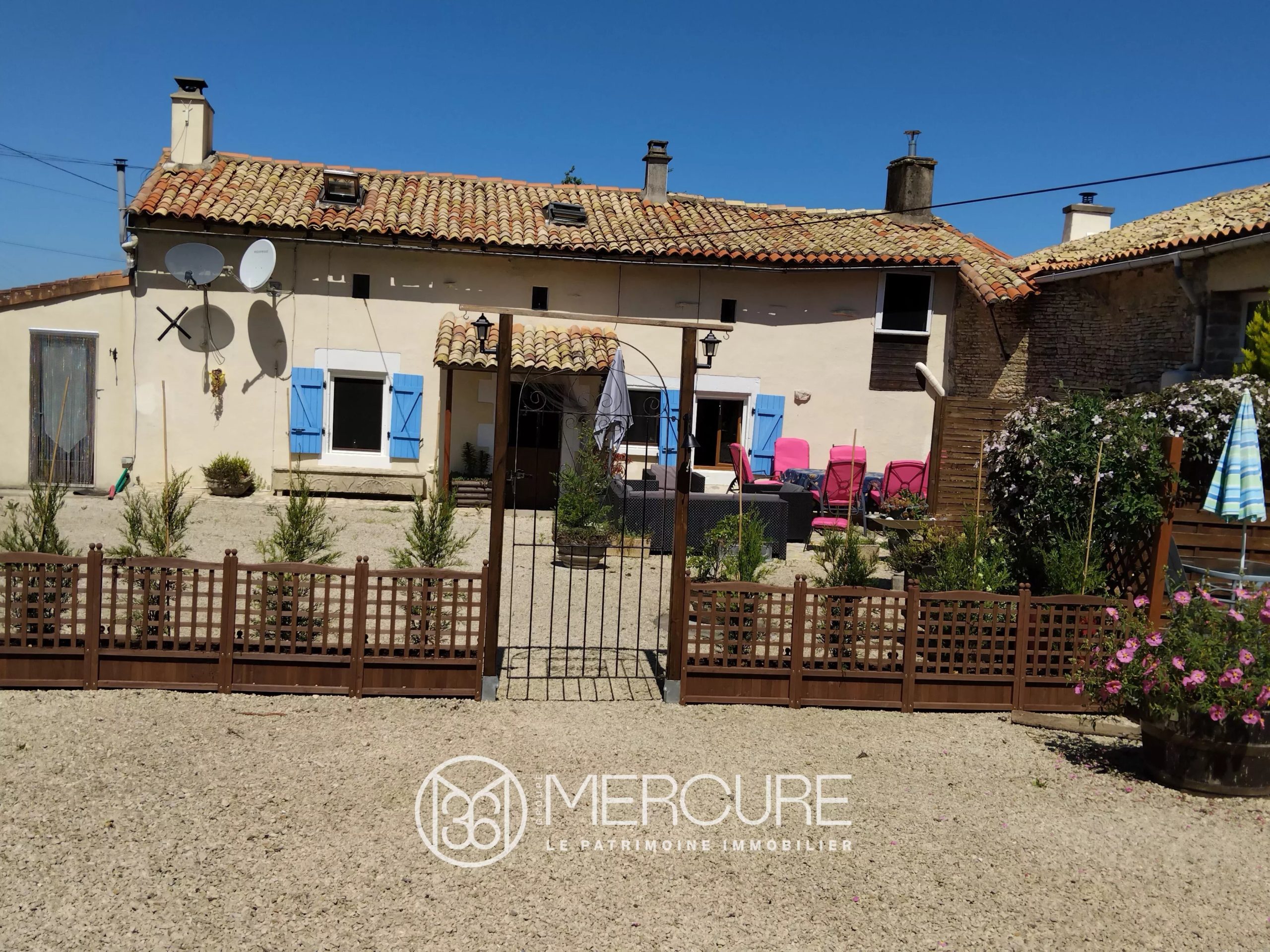 Property in a quiet area with holiday cottages - 23411