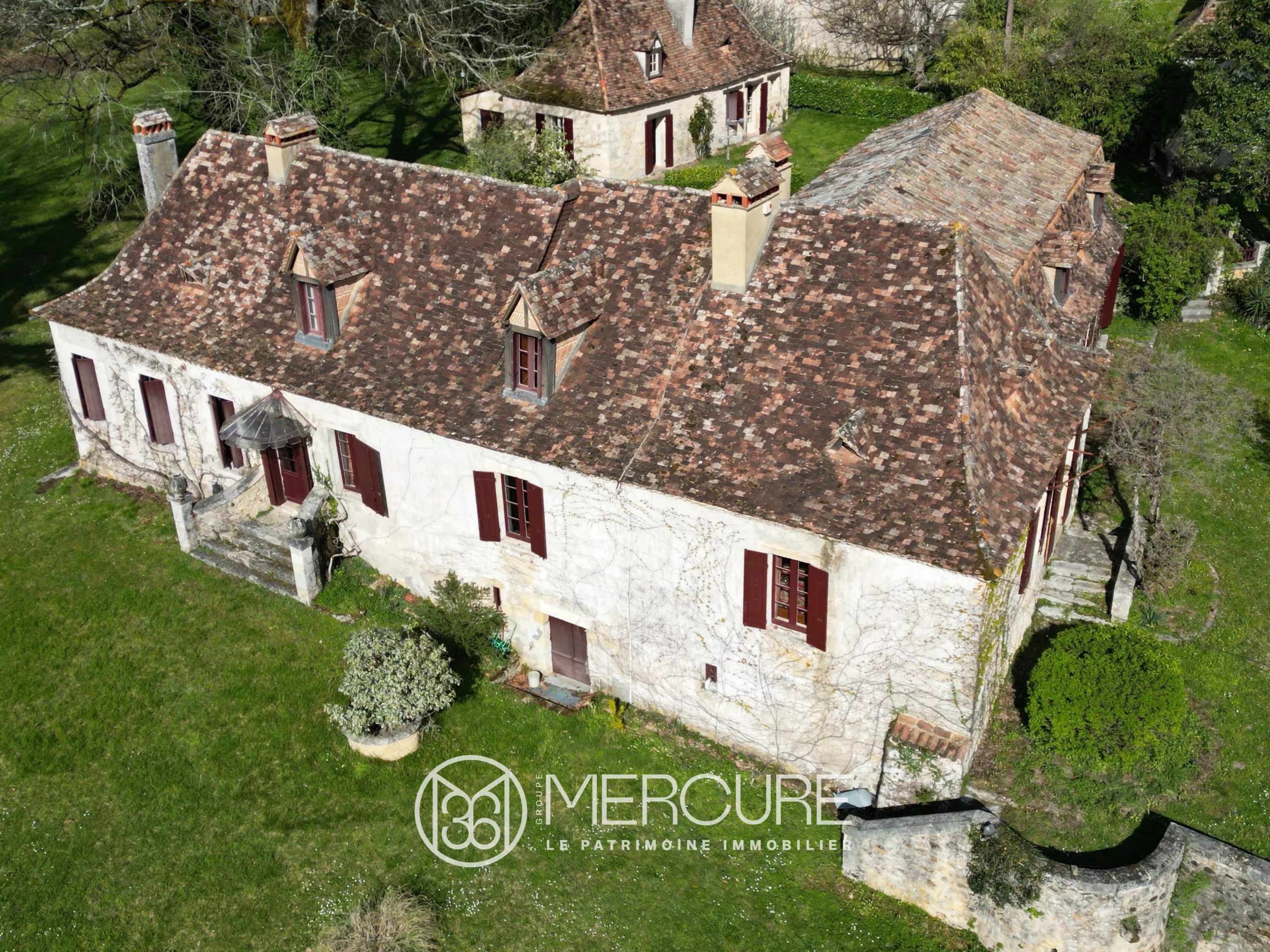 NEAR BERGERAC – 17TH CENTURY MANOR HOUSE, SPRINGS, PONDS, SWIMMING POOL, TENNIS COURT - 900954bx