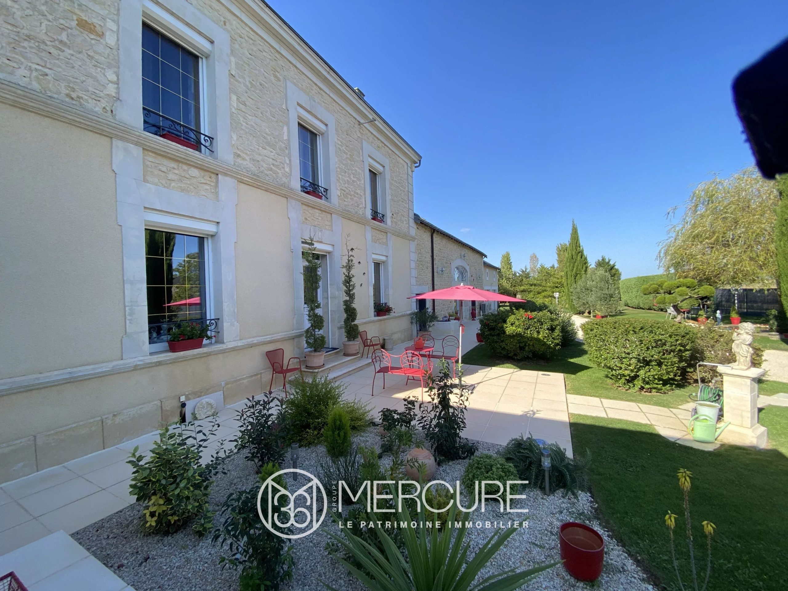 MAISON TYPE LONGERE AVEC PARC ARBORE - 10175PO
