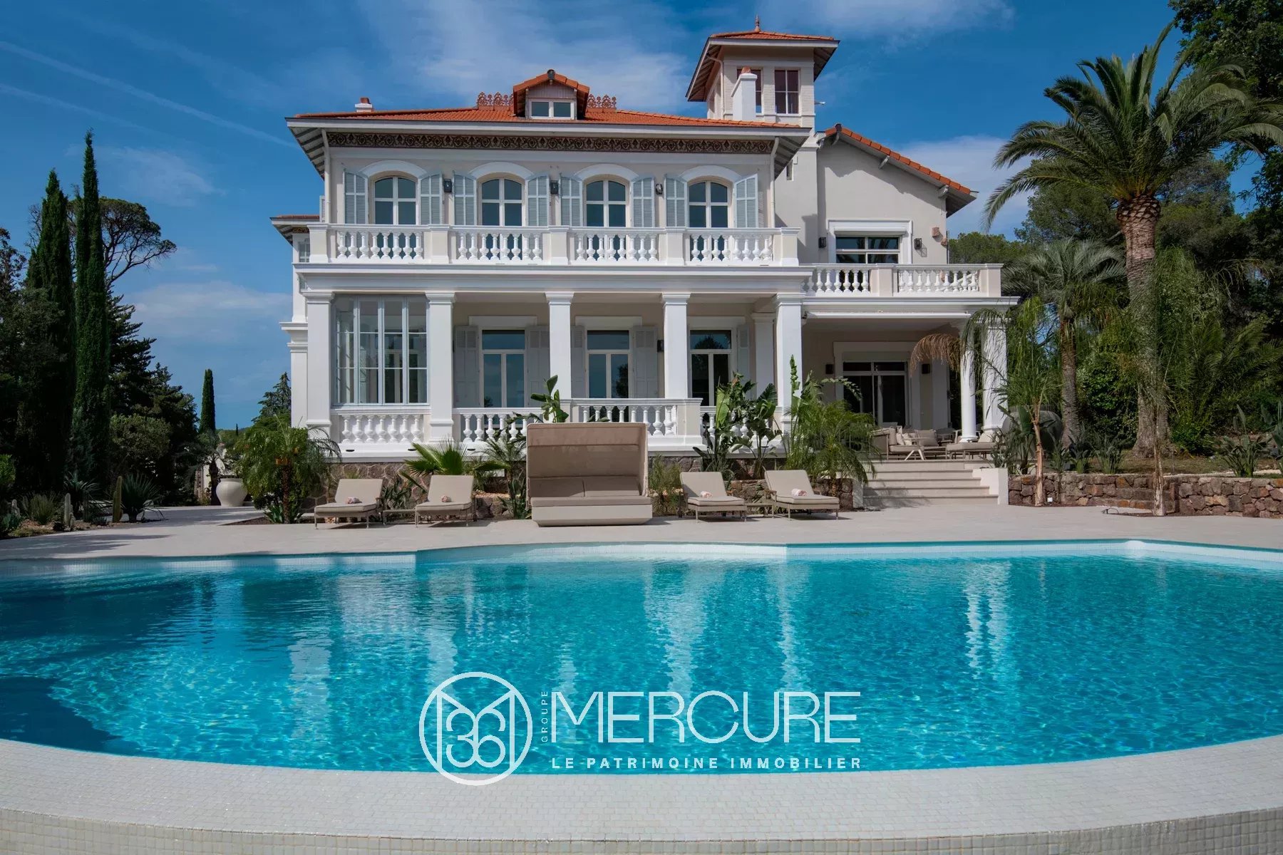 SPLENDIDE DEMEURE BELLE ÉPOQUE PROCHE GOLFS ET COMMERCES - 21493CA