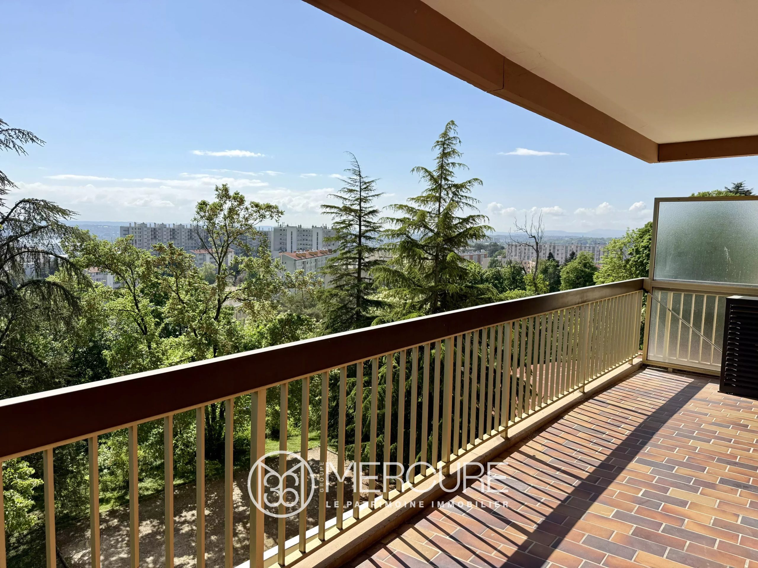 T3 refait à neuf avec balcon, vue dégagée et garage - 4986LY