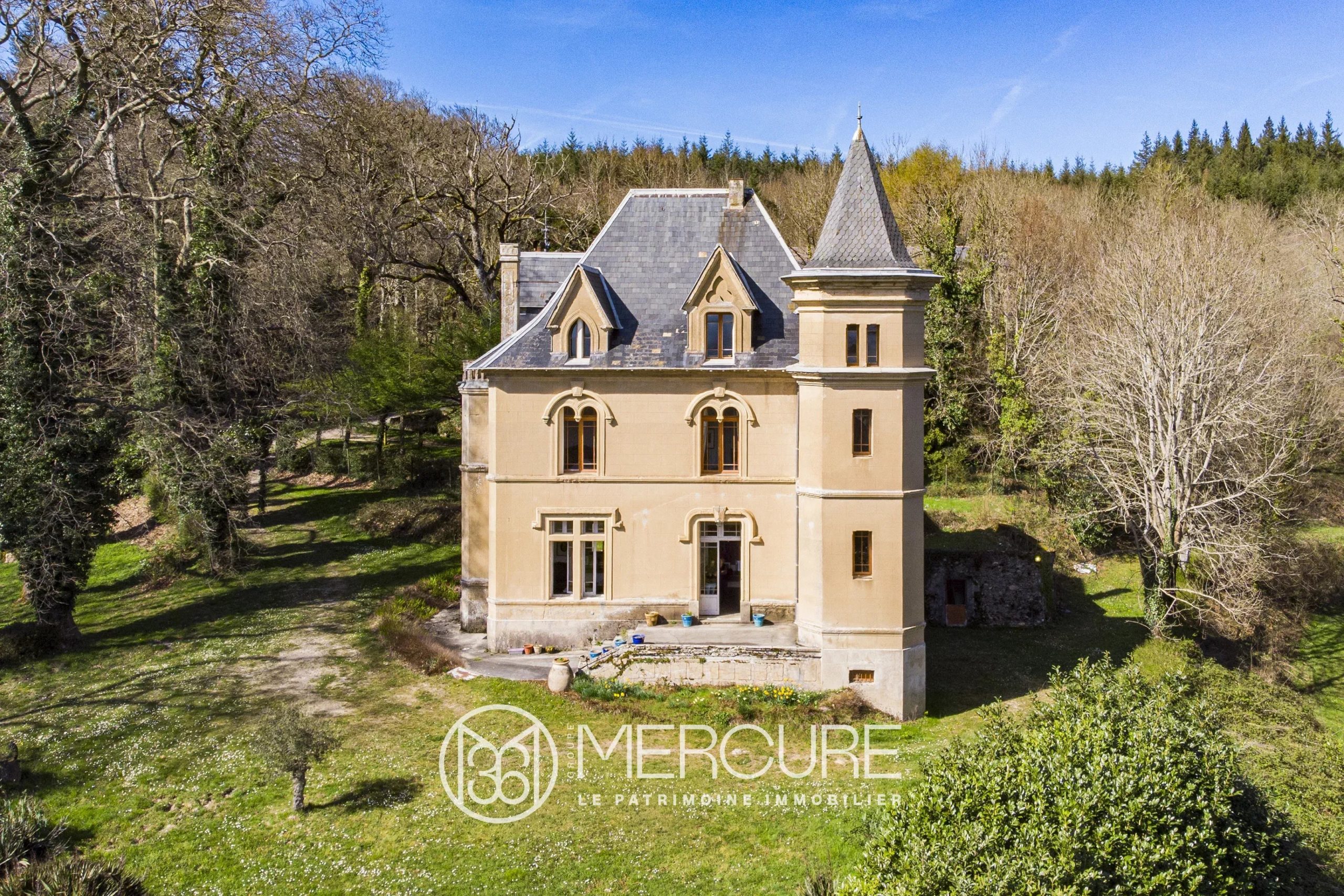 CHATEAU XIX° – A L&rsquo;OREE DE LA MONTAGNE NOIRE - 9329TS