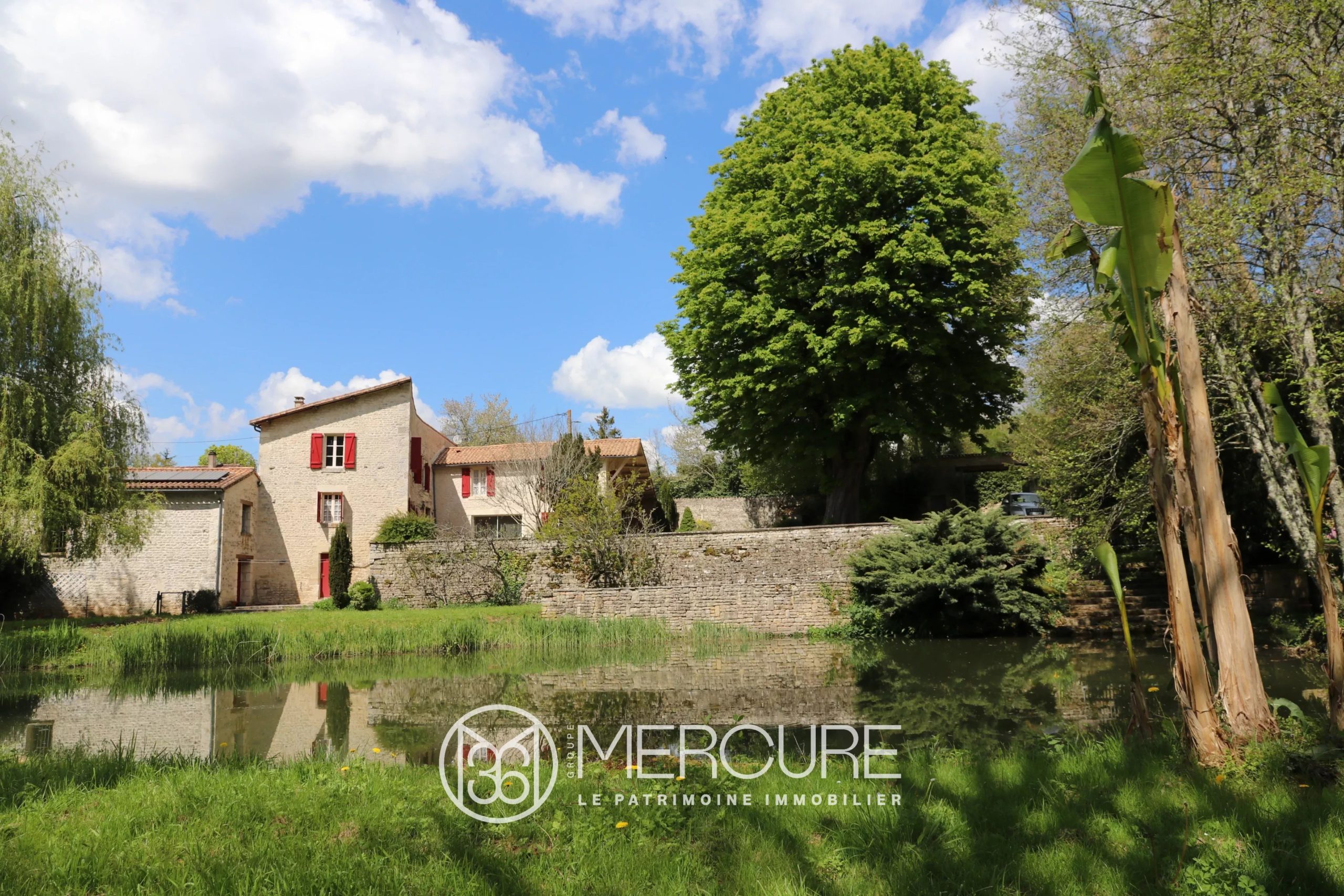 CHARMING PROPERTY WITH RIVER AND POOL - 9711PO