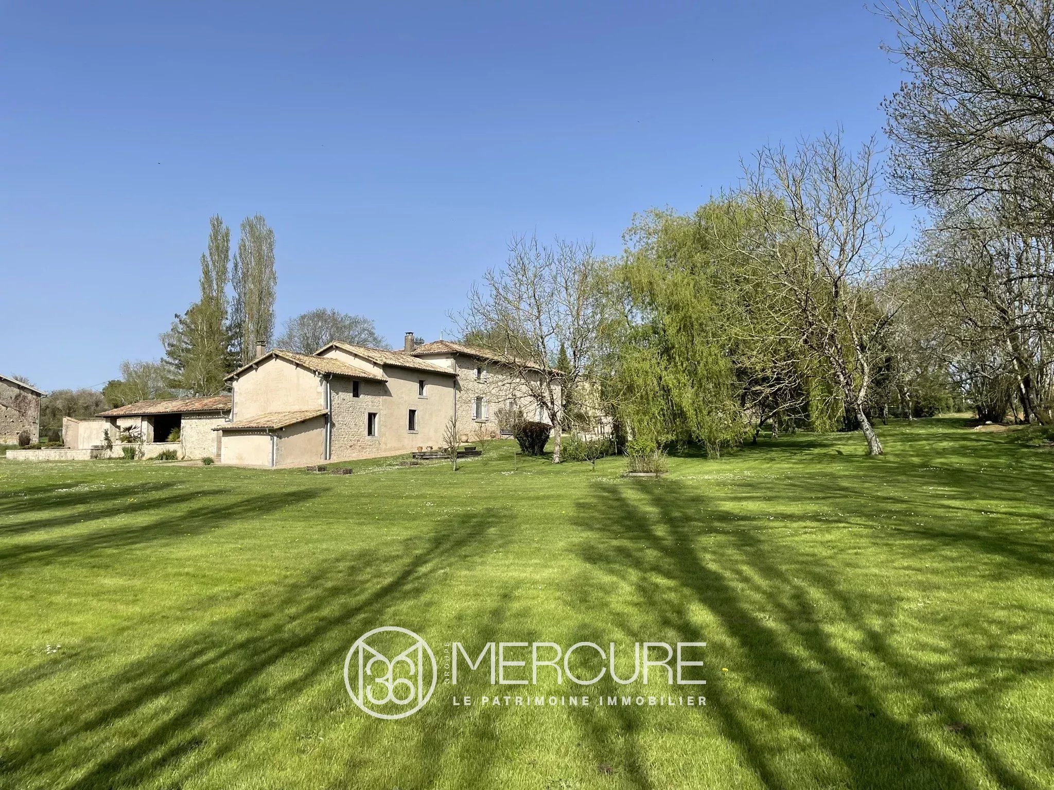 COUNTRY PROPERTY WITH CONVERTIBLE OUTBUILDING - 10036PO