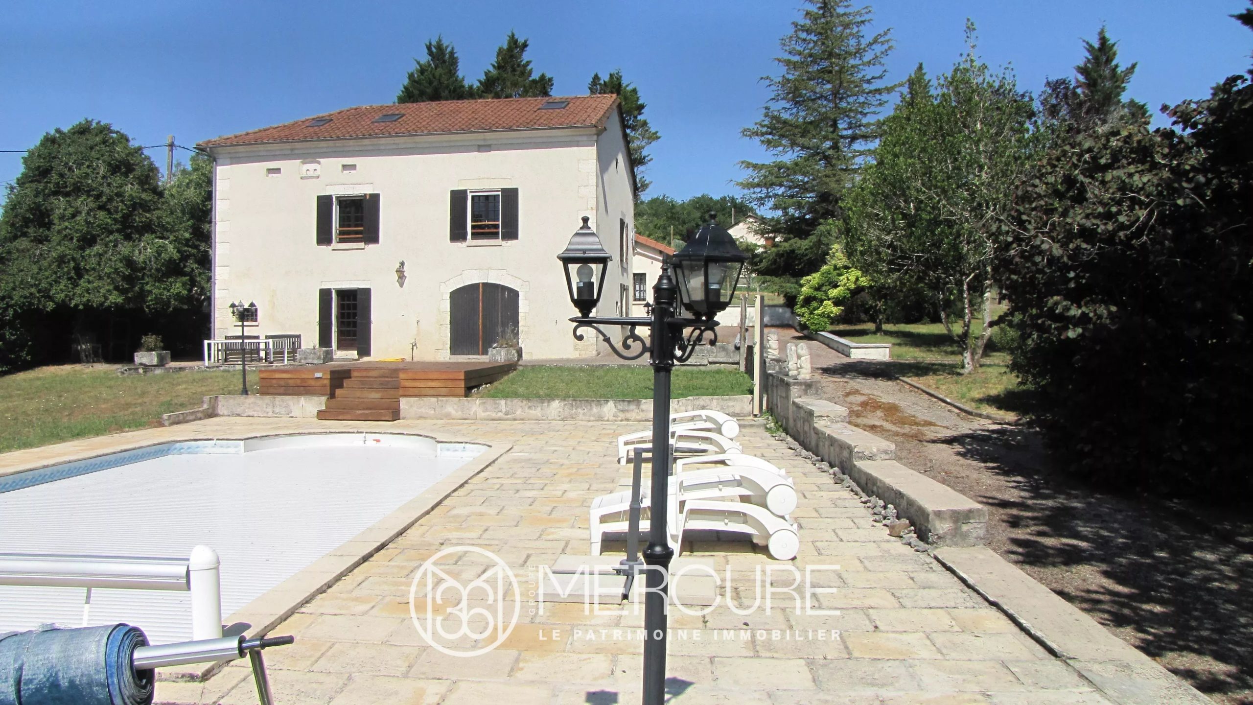 19TH CENTURY VILLAGE HOUSE – BRANTOME - 901047bx