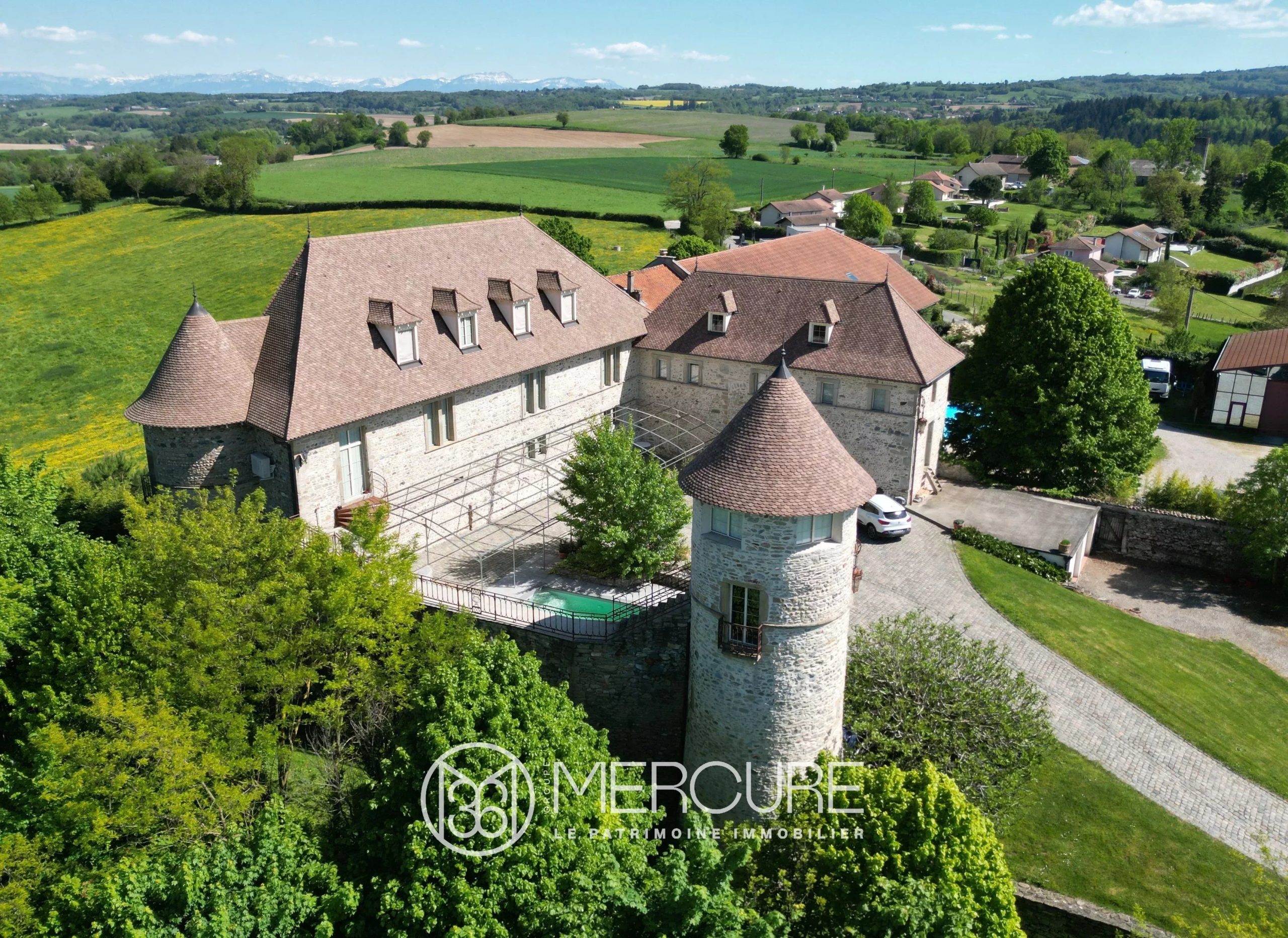 DAUPHINE – ISERE – RENOVATED 400 M² CASTLE – 6 BEDROOMS - 5074LY