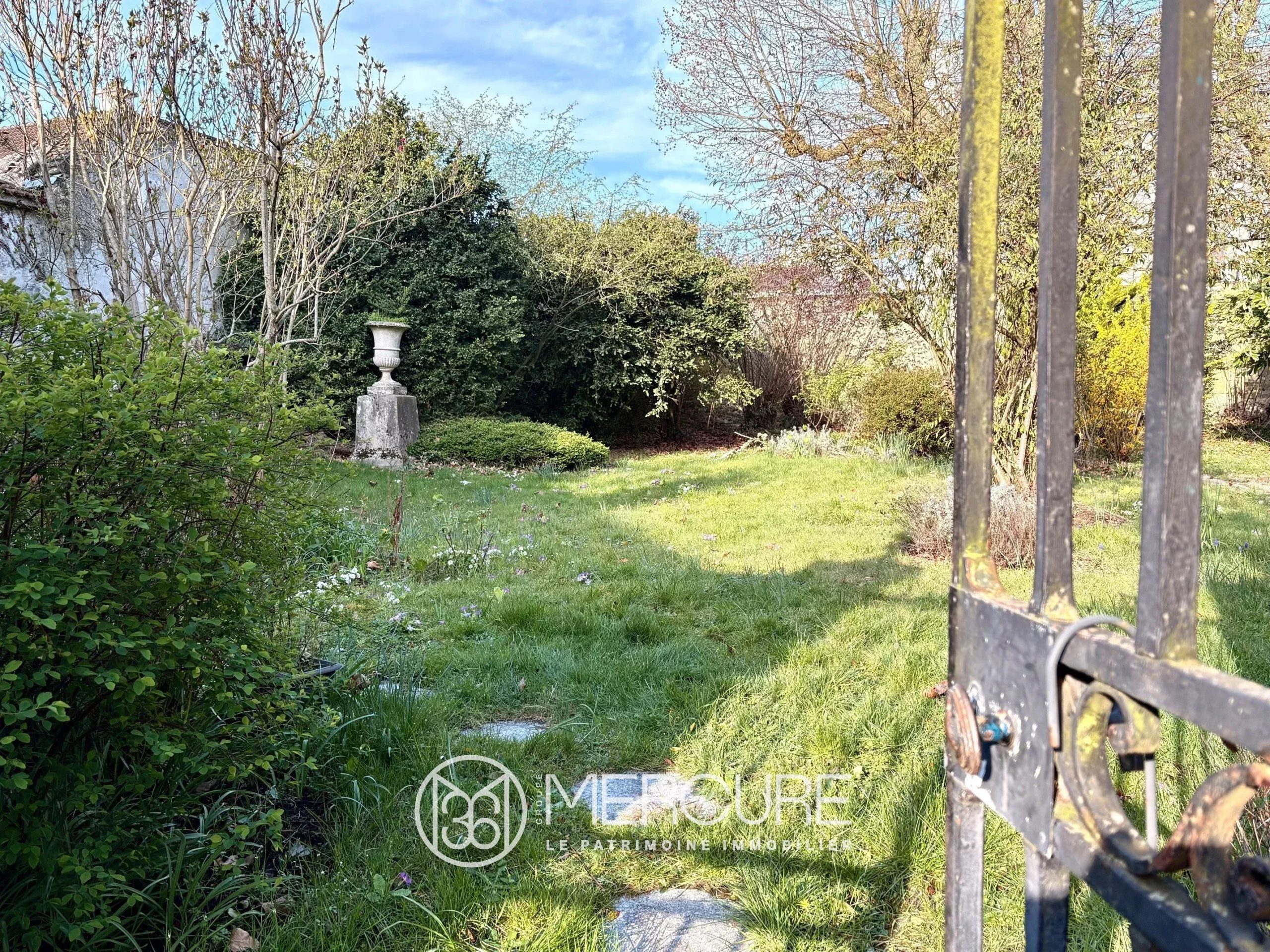 Versailles – Chantiers | Rare appartement avec jardin privé - 685VPA