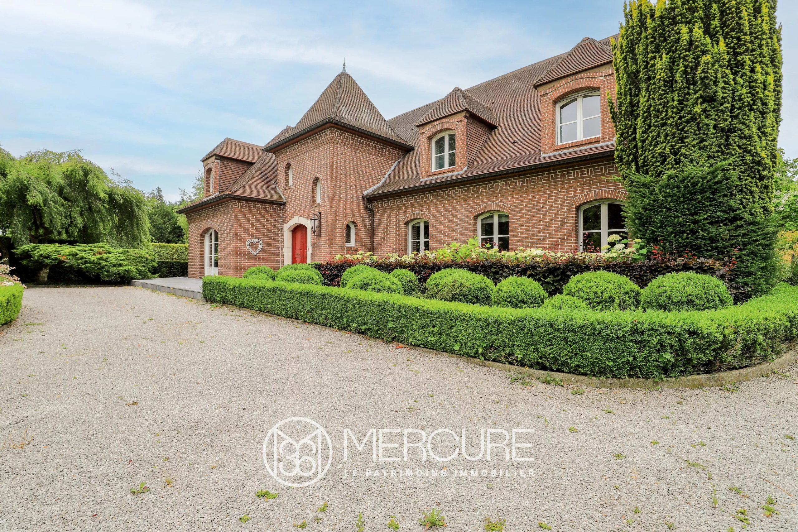 Nord de France, Beautiful family home in the Béthun countryside - 21277NC