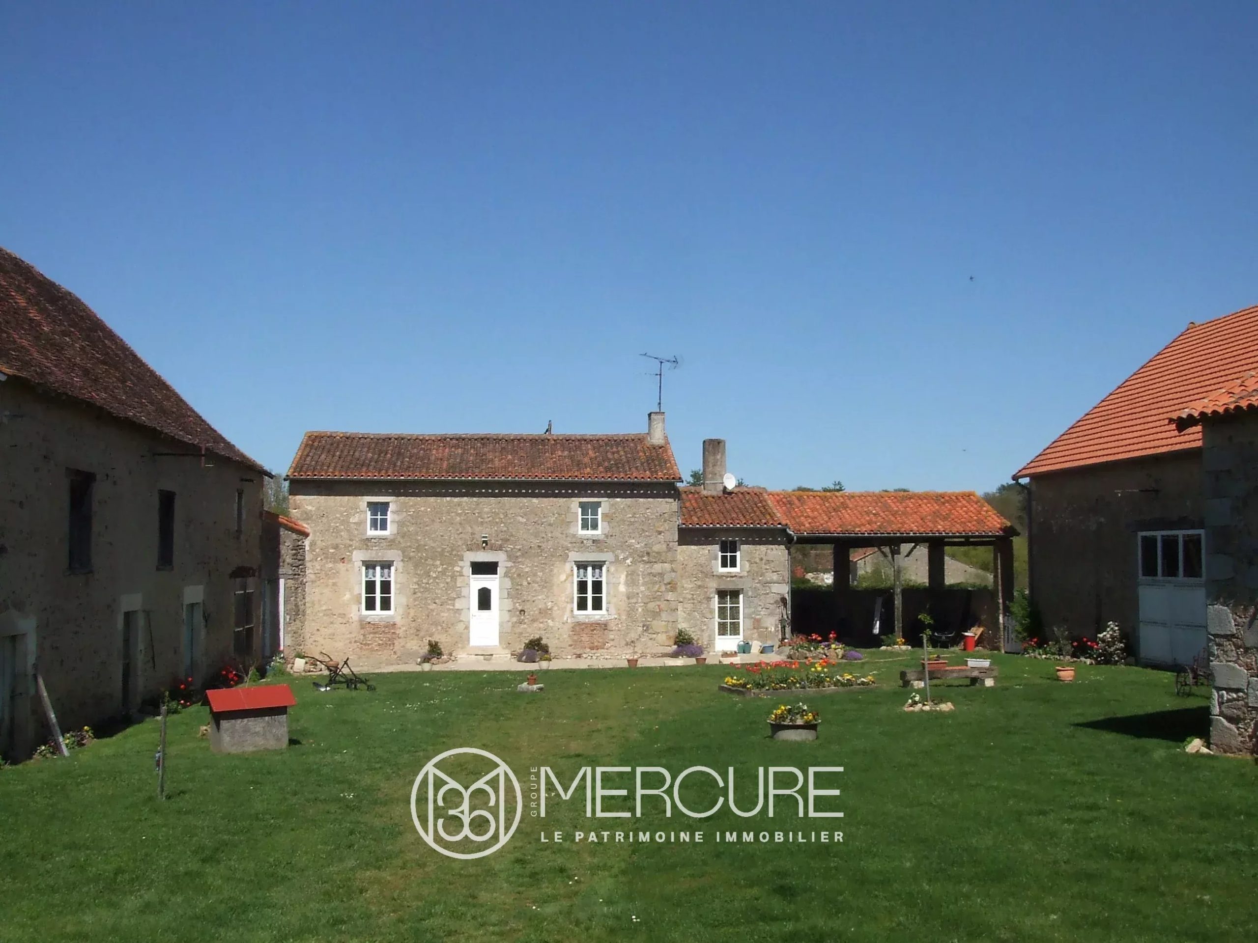 PERFECTLY RENOVATED OLD FARMHOUSE - 9754MO