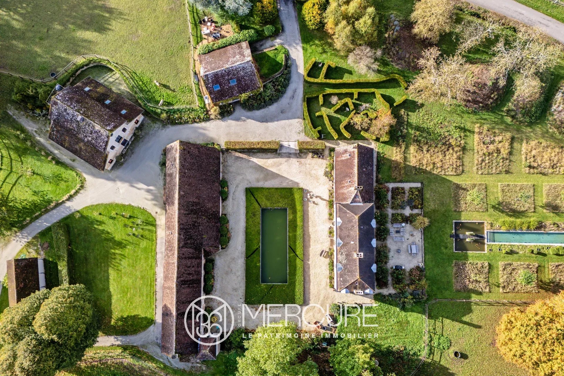 PROPRIETE ENTOUREE DE 12 HA (jusqu&rsquo;à 7 ha en plus possibles) - 20953NO