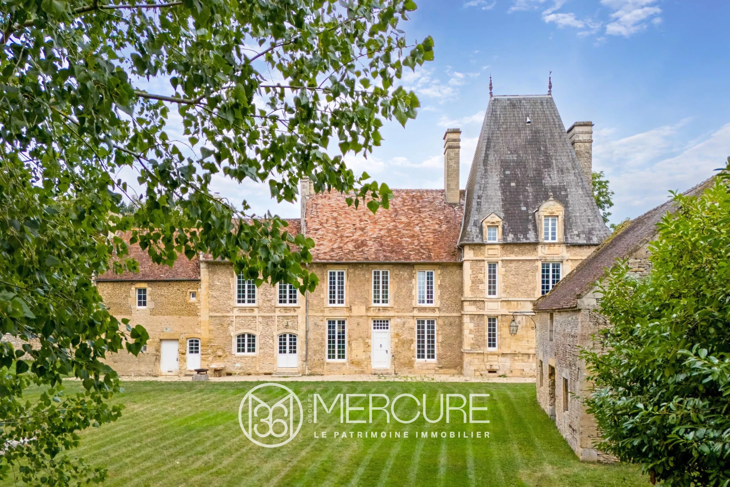 ENTRE CAEN ET LA MER – AUTHENTIQUE MANOIR XVI/XVIIe - 20907NO