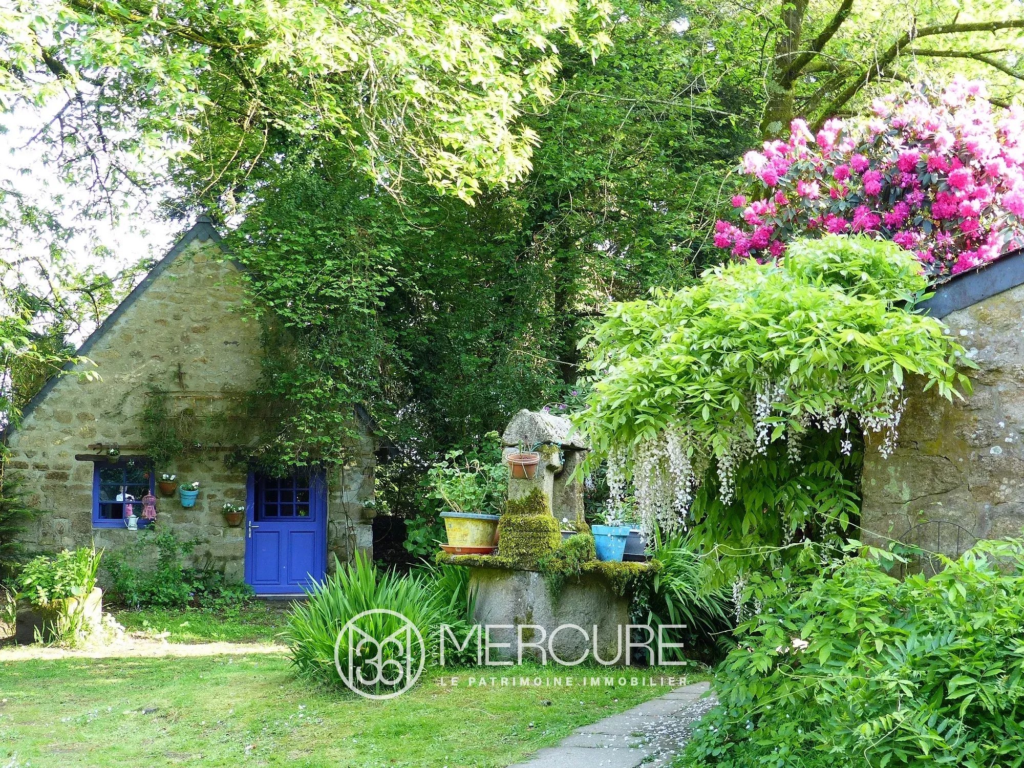 Breton cottages in the Plouay countryside - 21581BR