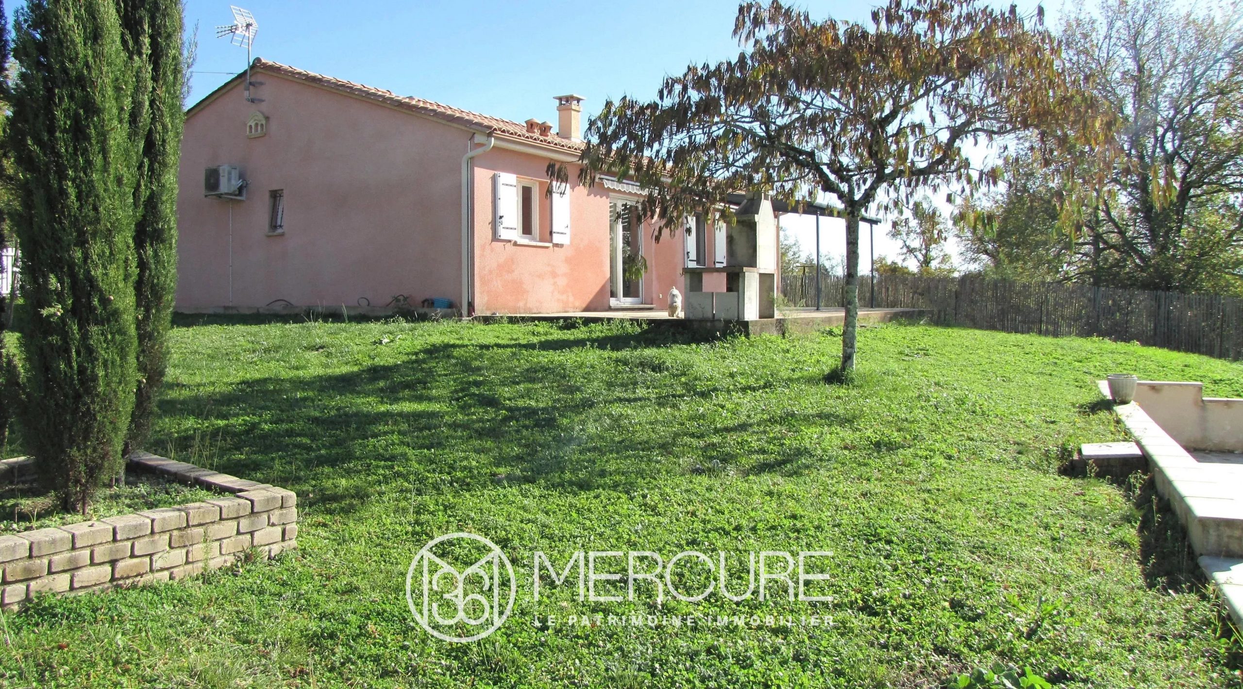 20TH CENTURY COUNTRY HOUSE – BOURDEILLES - 901085bx