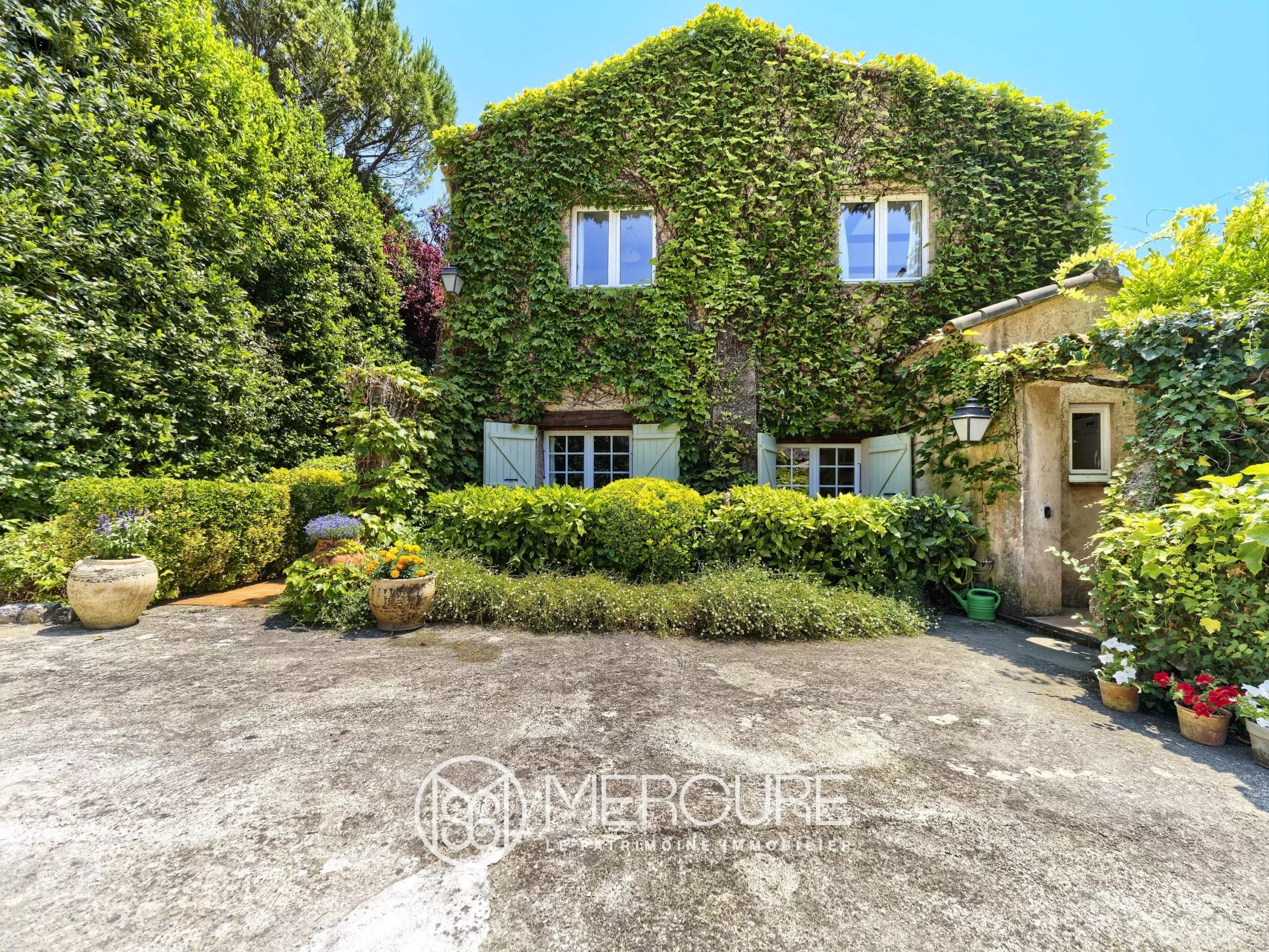 Charming property with stunning views - 21282CA