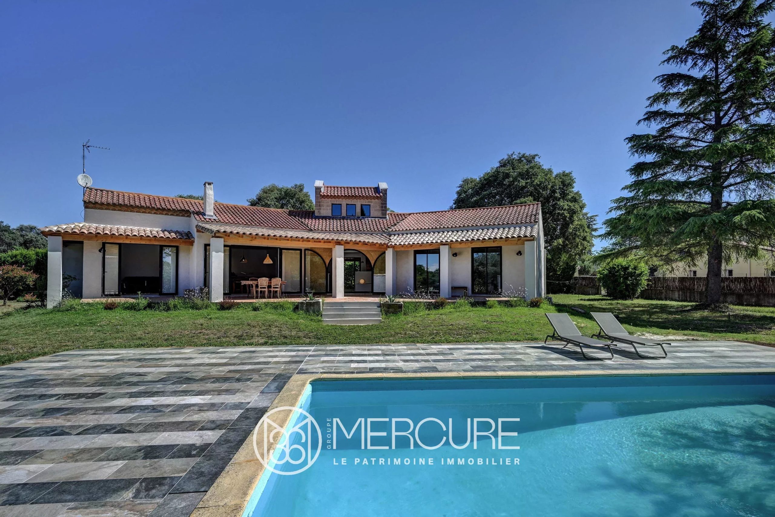 SUPERBE MAISON RENOVEE AVEC DEPENDANCES - 20459LR