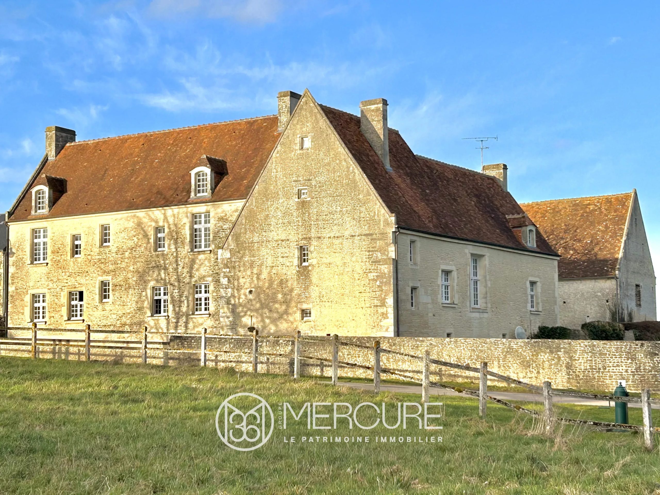 Prieuré  XVIe avec 5 ha d&rsquo;herbages - 20767NO