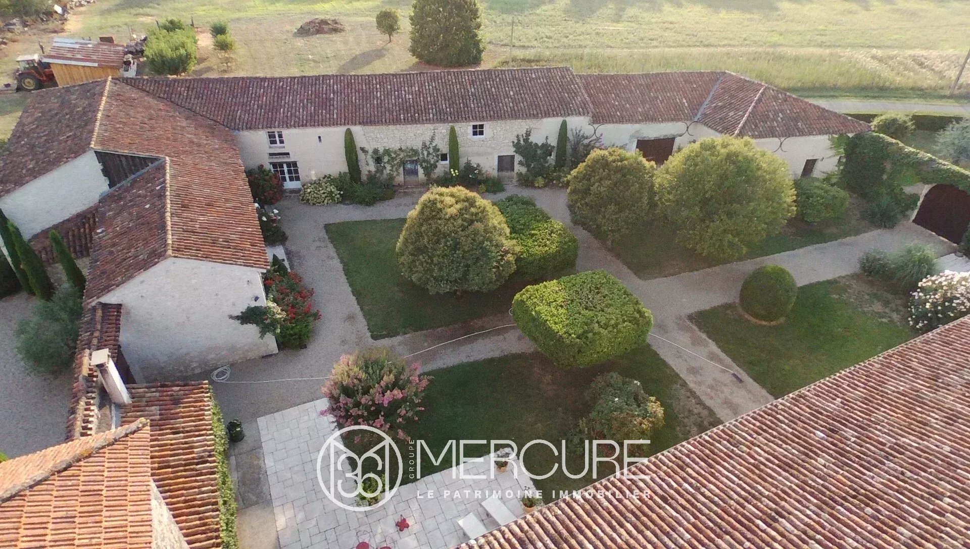 CHARTERHOUSE AND OUTBUILDINGS – 4 HA – LOT-ET-GARONNE - 901104bx