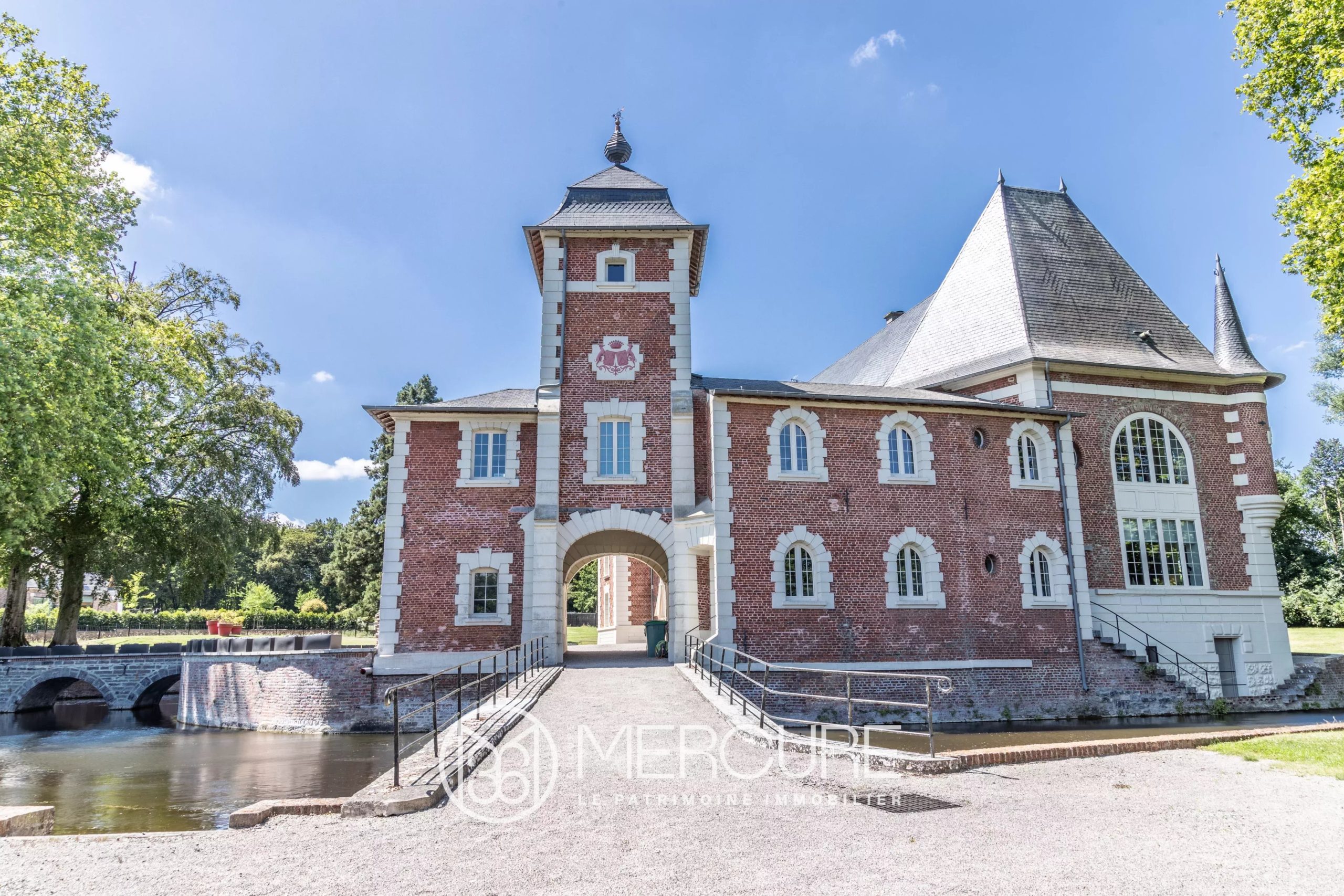 PRES DE VALENCIENNES – CHÂTEAU XVIIIe ENTIEREMENT RENOVE - 19296NC