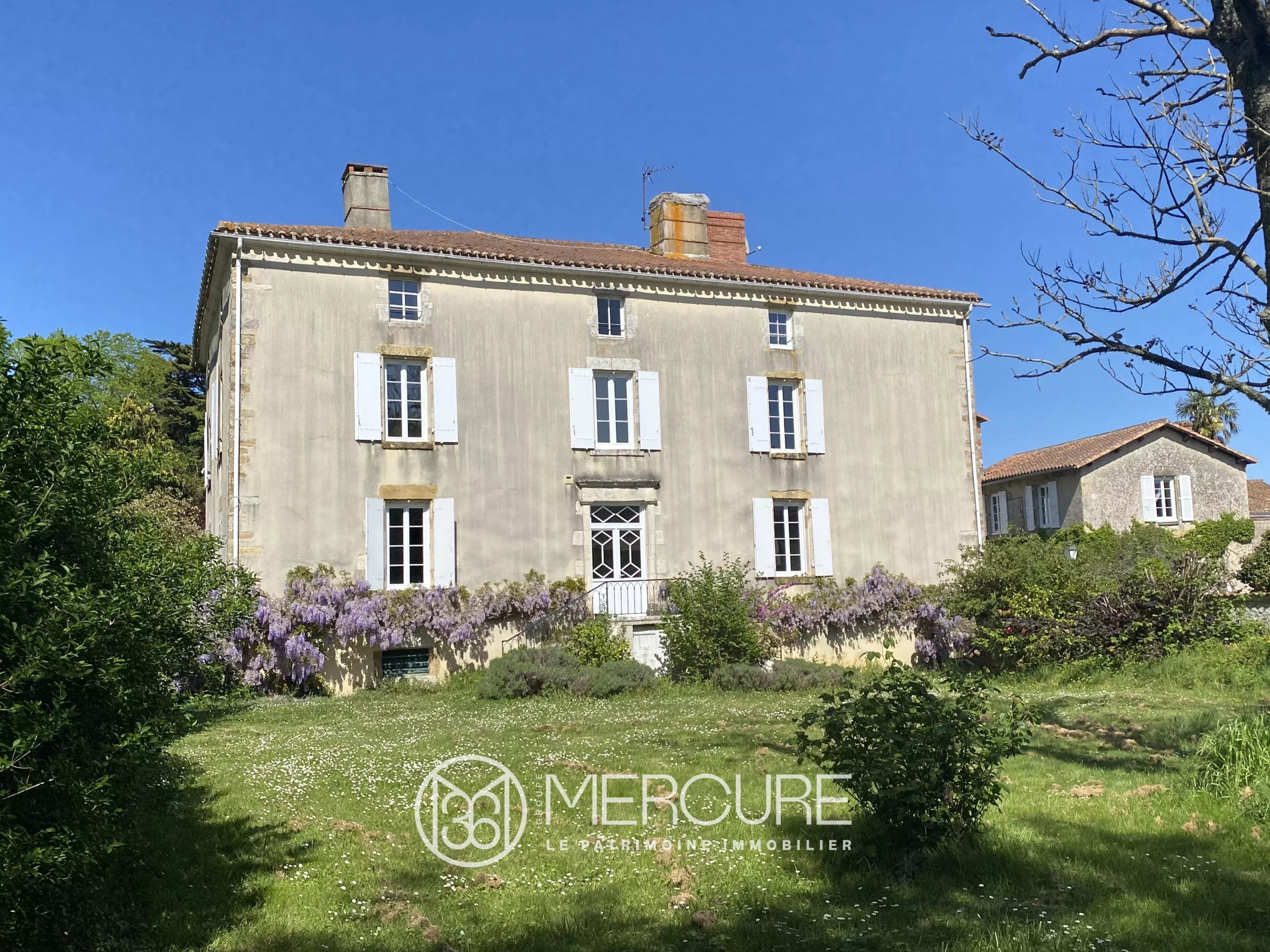 19th-century property, walled grounds - 10358PO