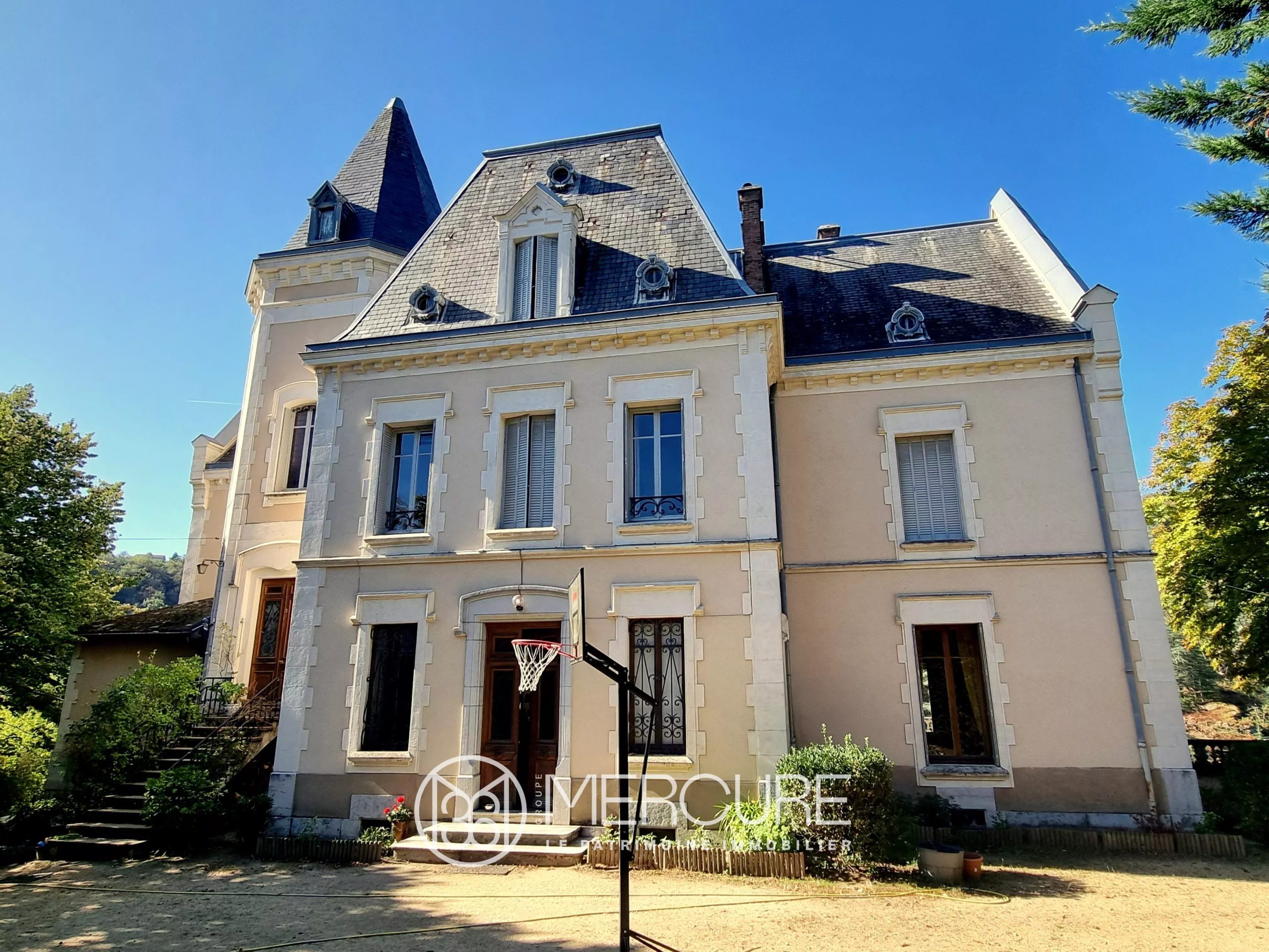 Sumptuous manor house in Annonay - 5091LY
