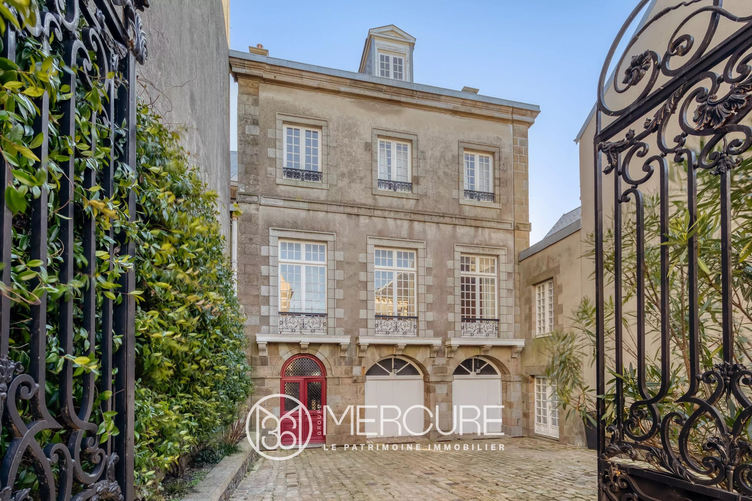 Upper Town of Granville – Mansion (Former shipowner’s mansion) - 21505NO