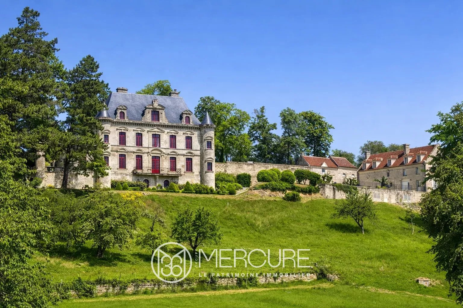 AISNE – RARE CHATEAU AVEC DEPENDANCES DANS UN PARC DE 21HA - 80643PI