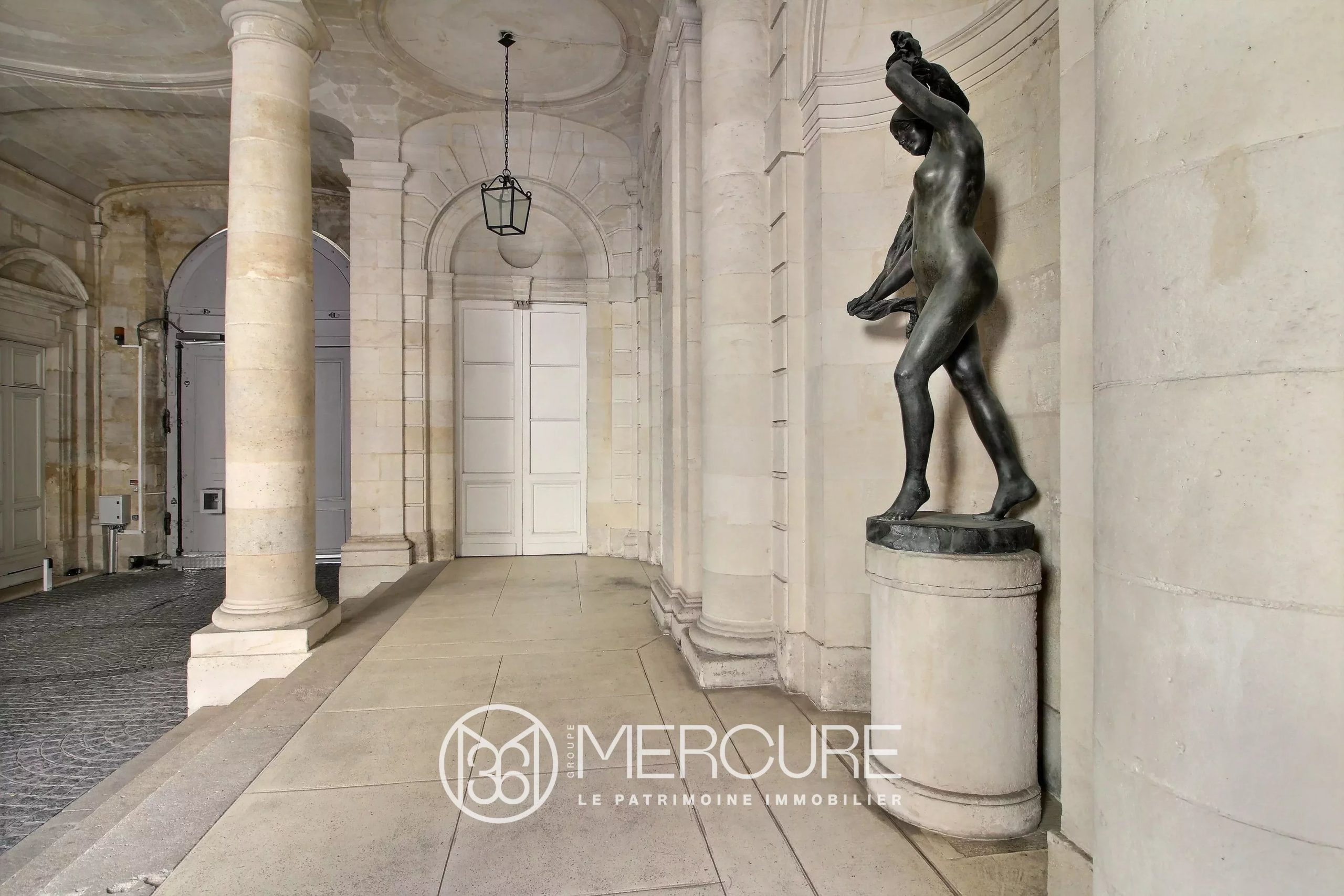 BORDEAUX GRAND THÉÂTRE – APPARTEMENT DANS HOTEL PARTICULIER - 901045bxA