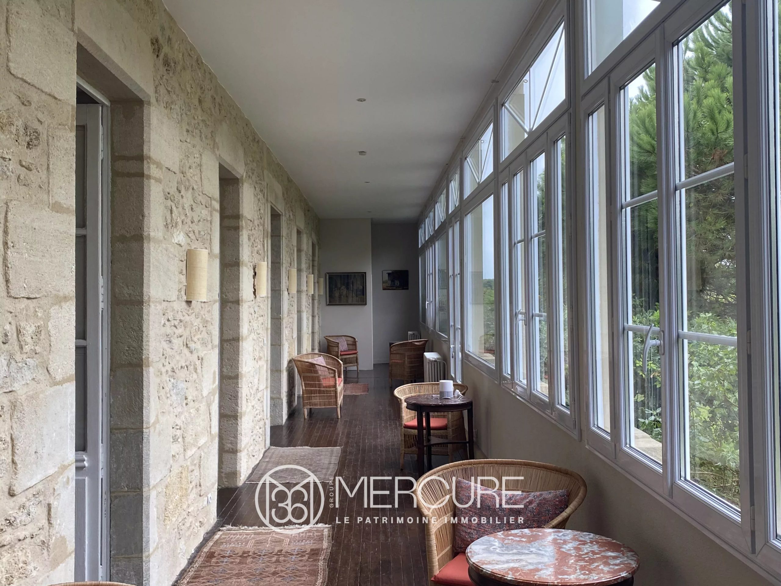 COUNTRY HOUSE – SWIMMING POOL AND VINEYARDS – BARSAC – GIRONDE - 901010bx