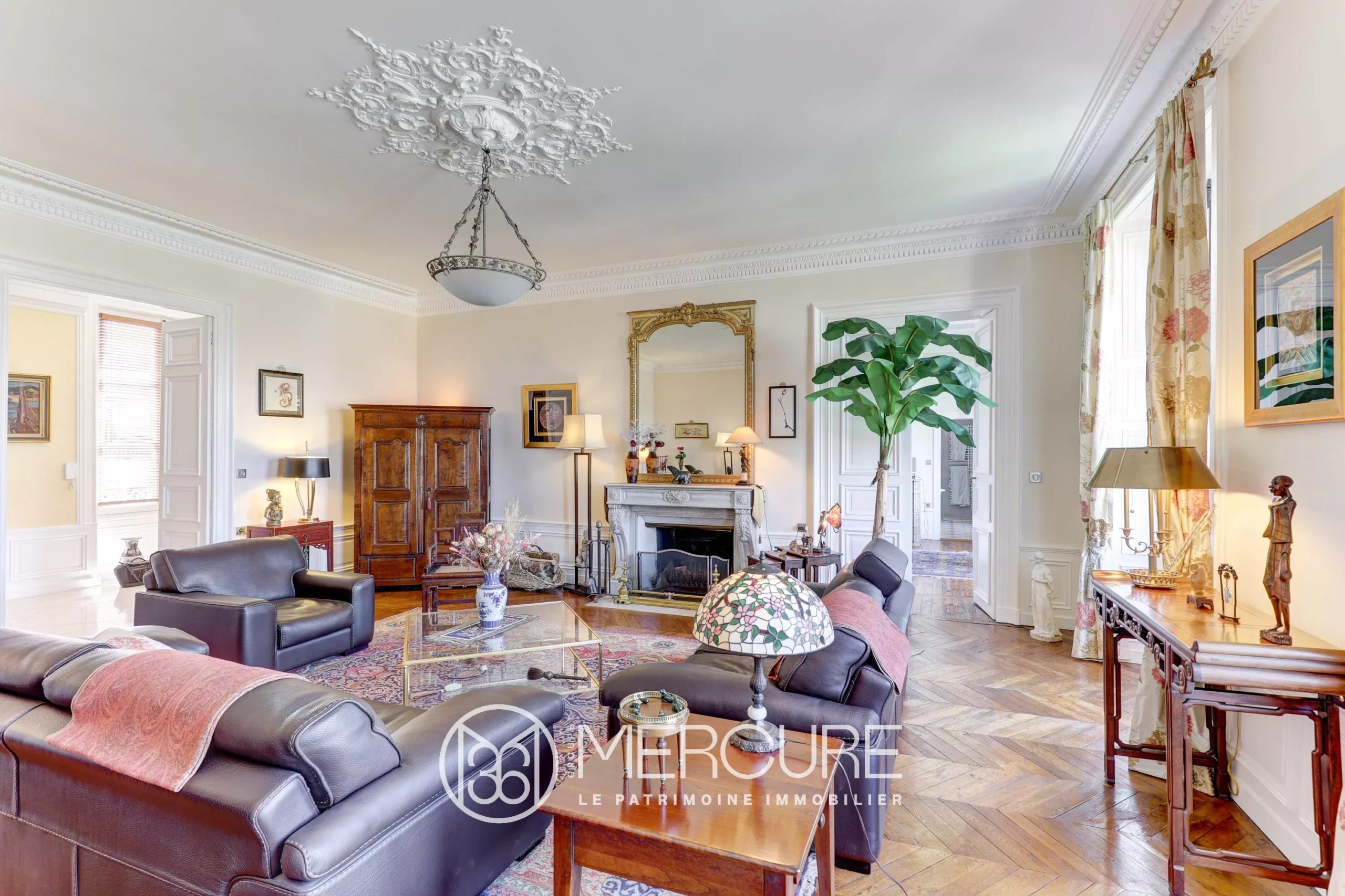 Appartement de réception d’exception au sein d’un hôtel particulier – Centre historique de Clermont-Ferrand - 21676AU