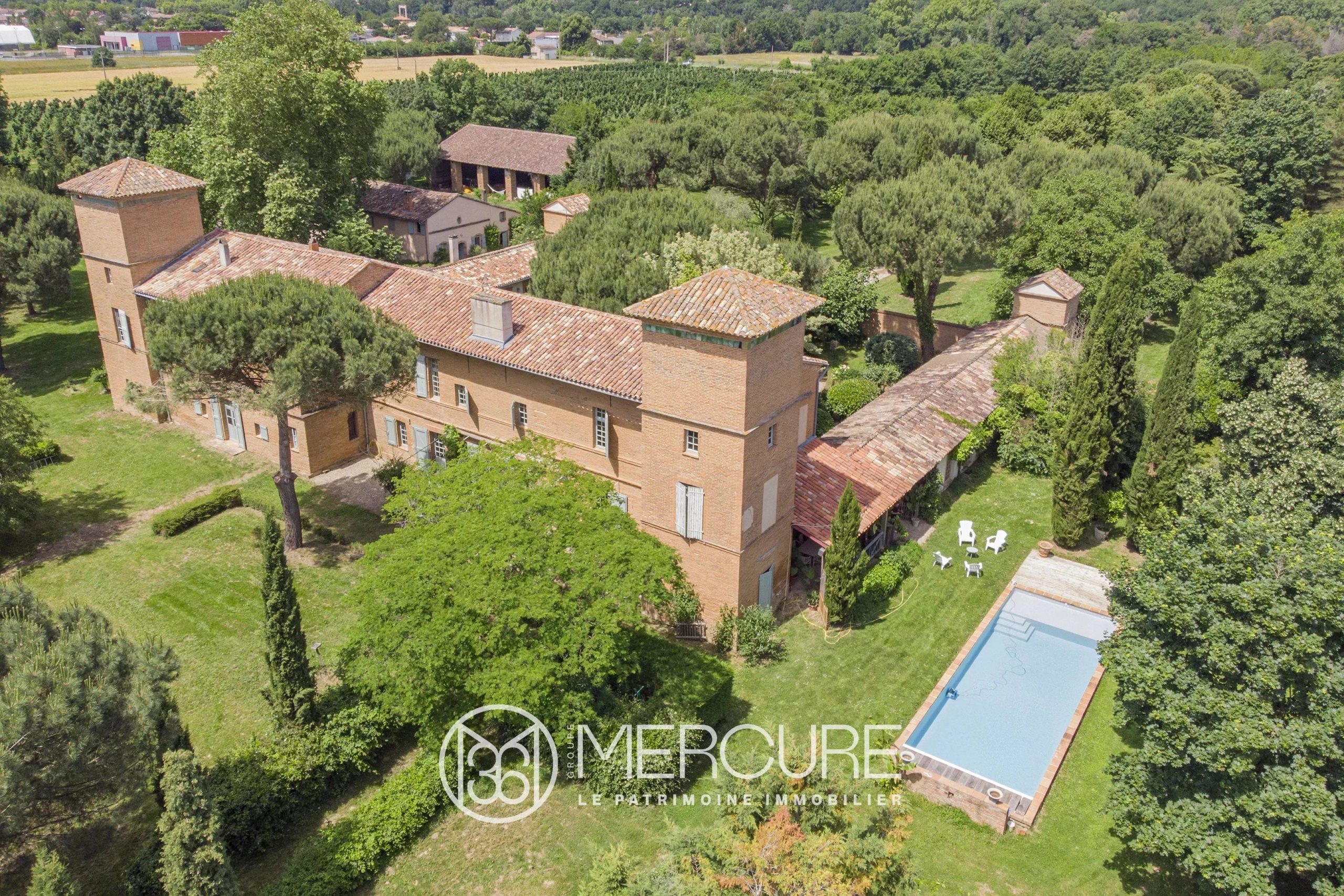 The Elegance and Charm of the 17th Century at the Gateway to Toulouse - 9190TS