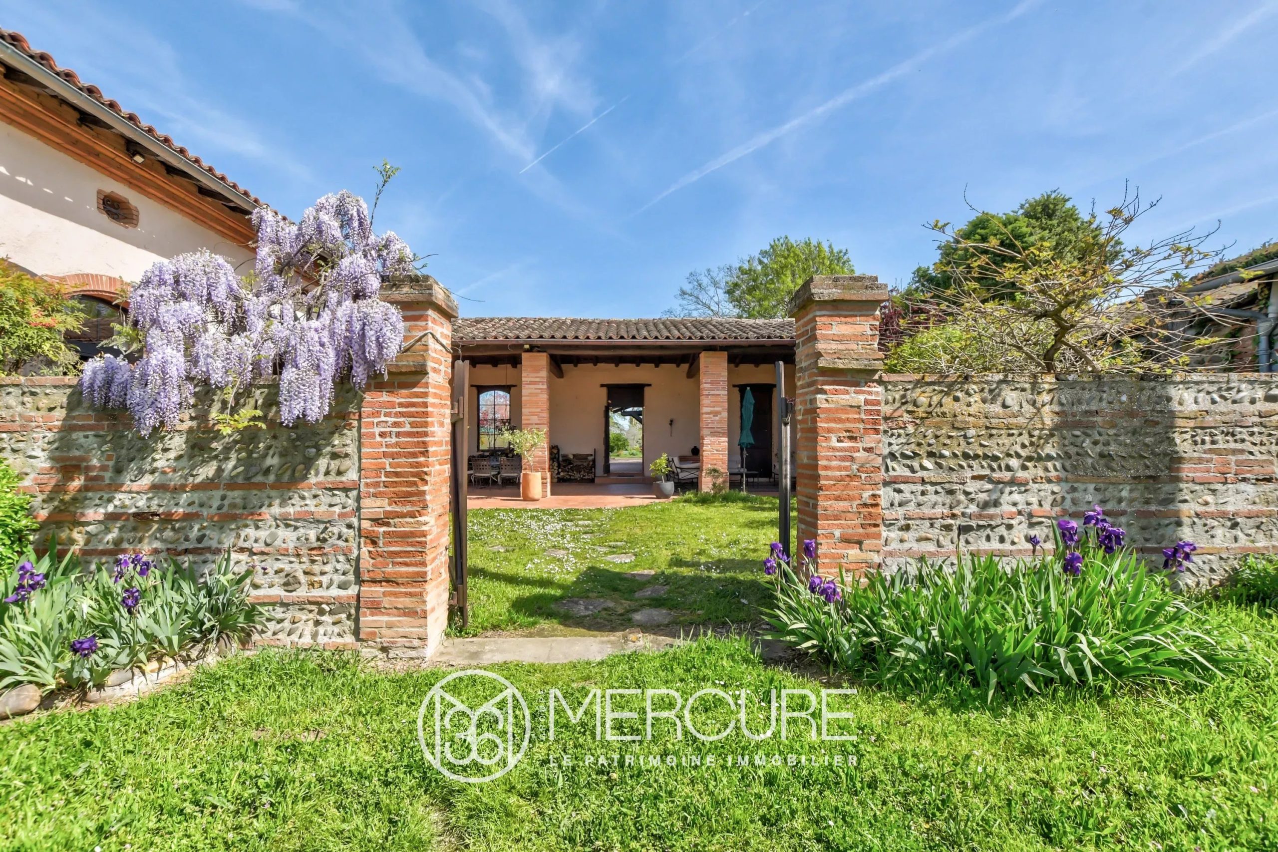 LOVELY OLD RENOVATED HOUSE – POOL - 8966TS