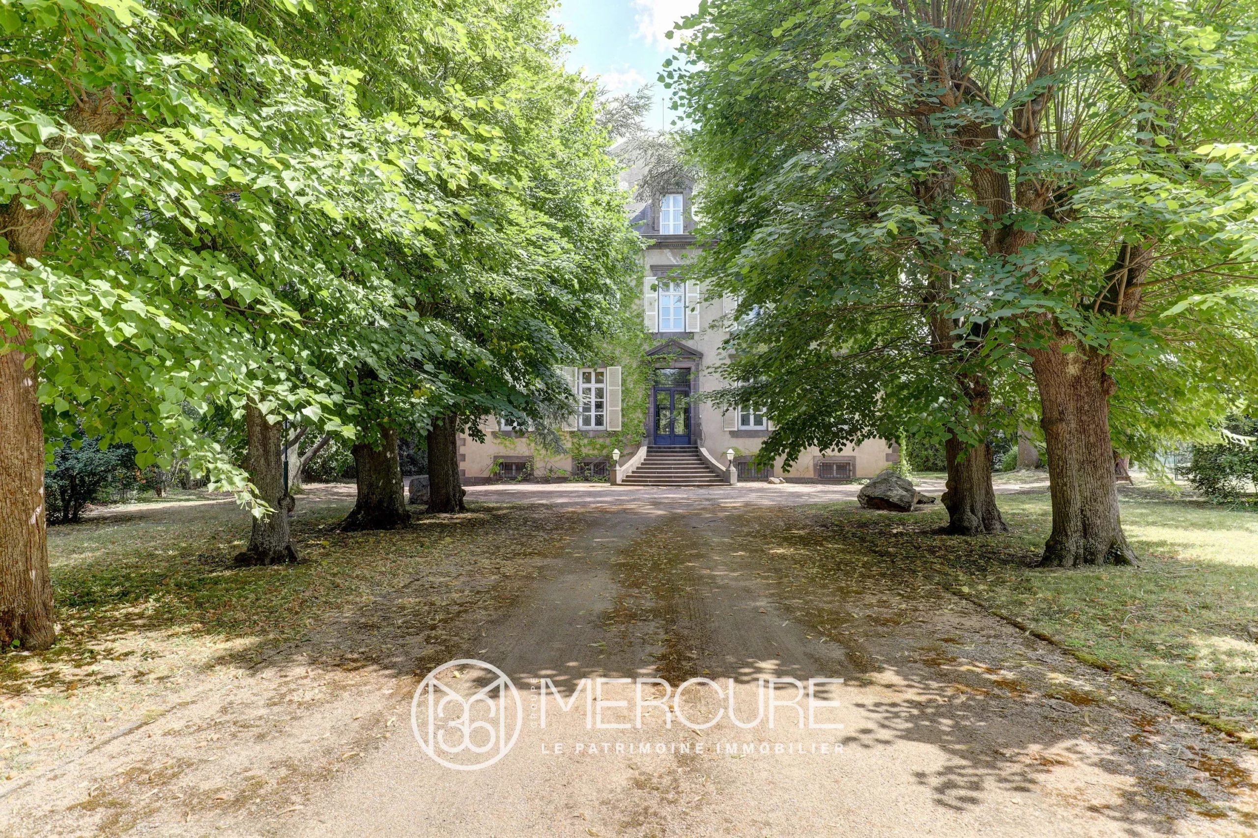 Elegant Late 19th-Century Residence with Caretaker’s House – 766 sqm of Living Space, Garages, Swimming Pool and Tennis Court, Set on 5,432 sqm – Close to Clermont-Ferrand - 21650AU