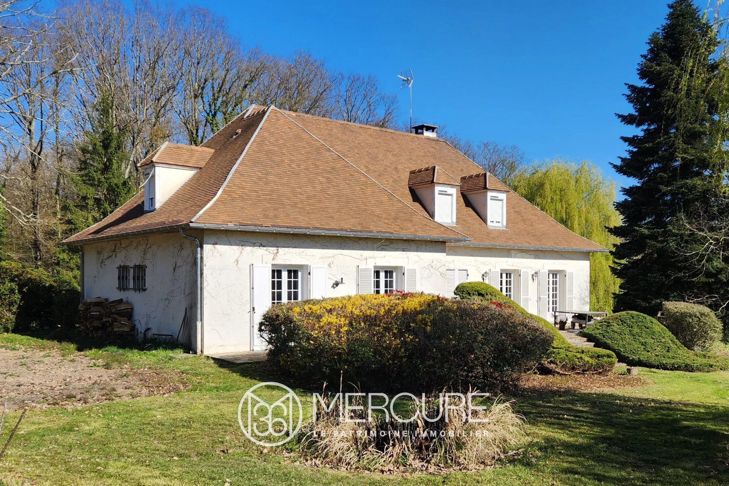 Villa contemporaine rénovée avec grand terrain à Serbannes – Proche Vichy - 21544AU
