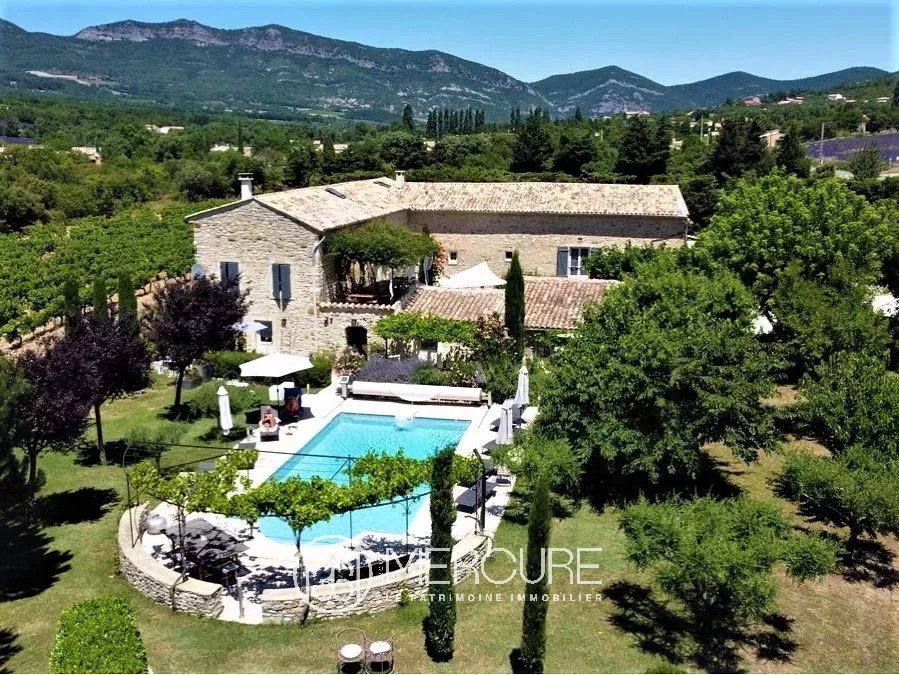 A magnificent Provençal farmhouse with a swimming pool - 5069LY
