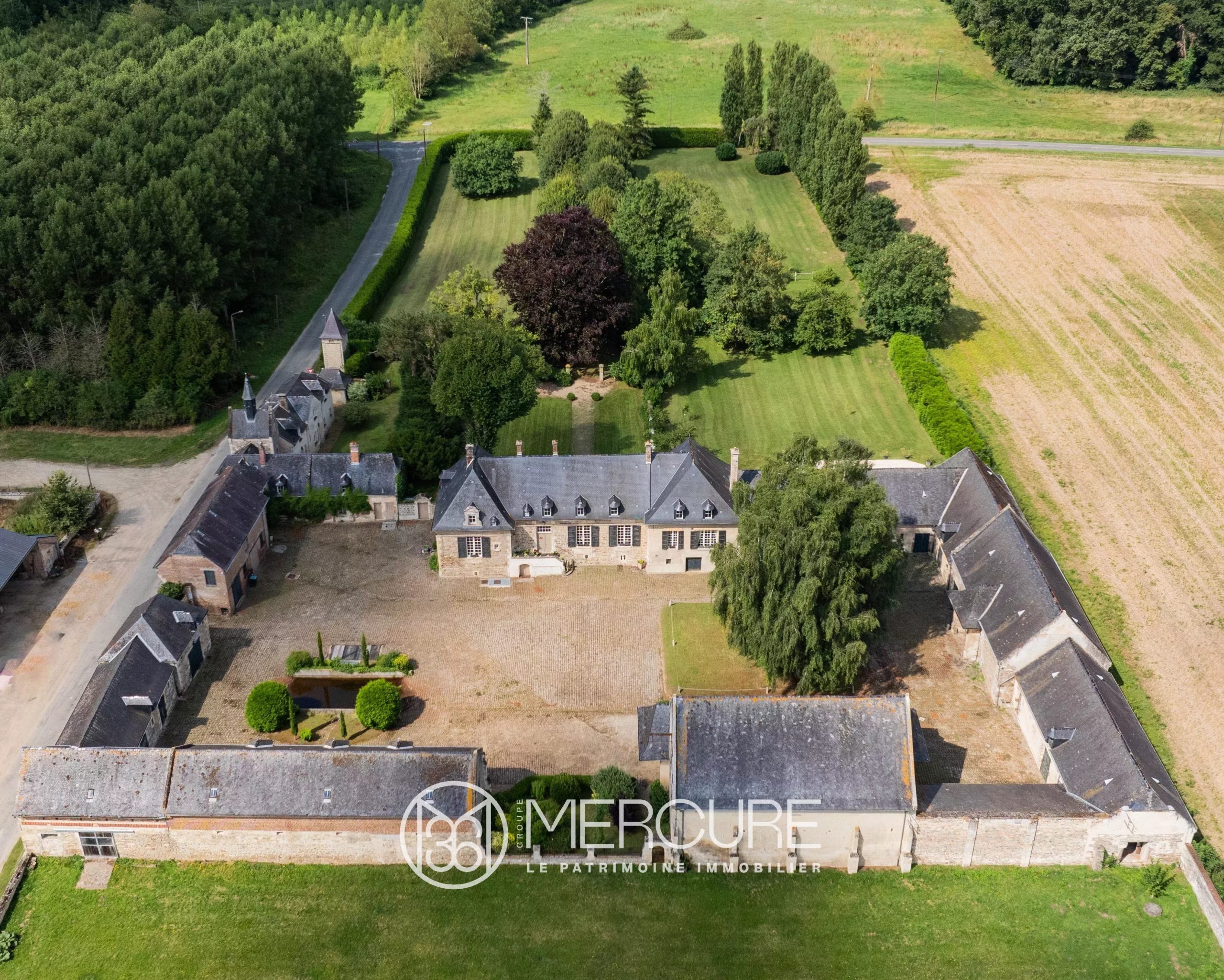AISNE – MAISON DE MAÎTRE, DEPENDANCES ET PARC 1.8HA - 80608PI