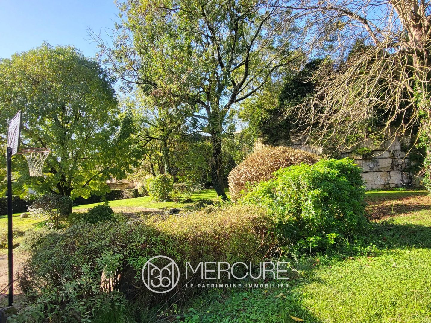 MAISON DE PLAIN-PIED AVEC VUE SUR LA RIVIERE - 10238PO