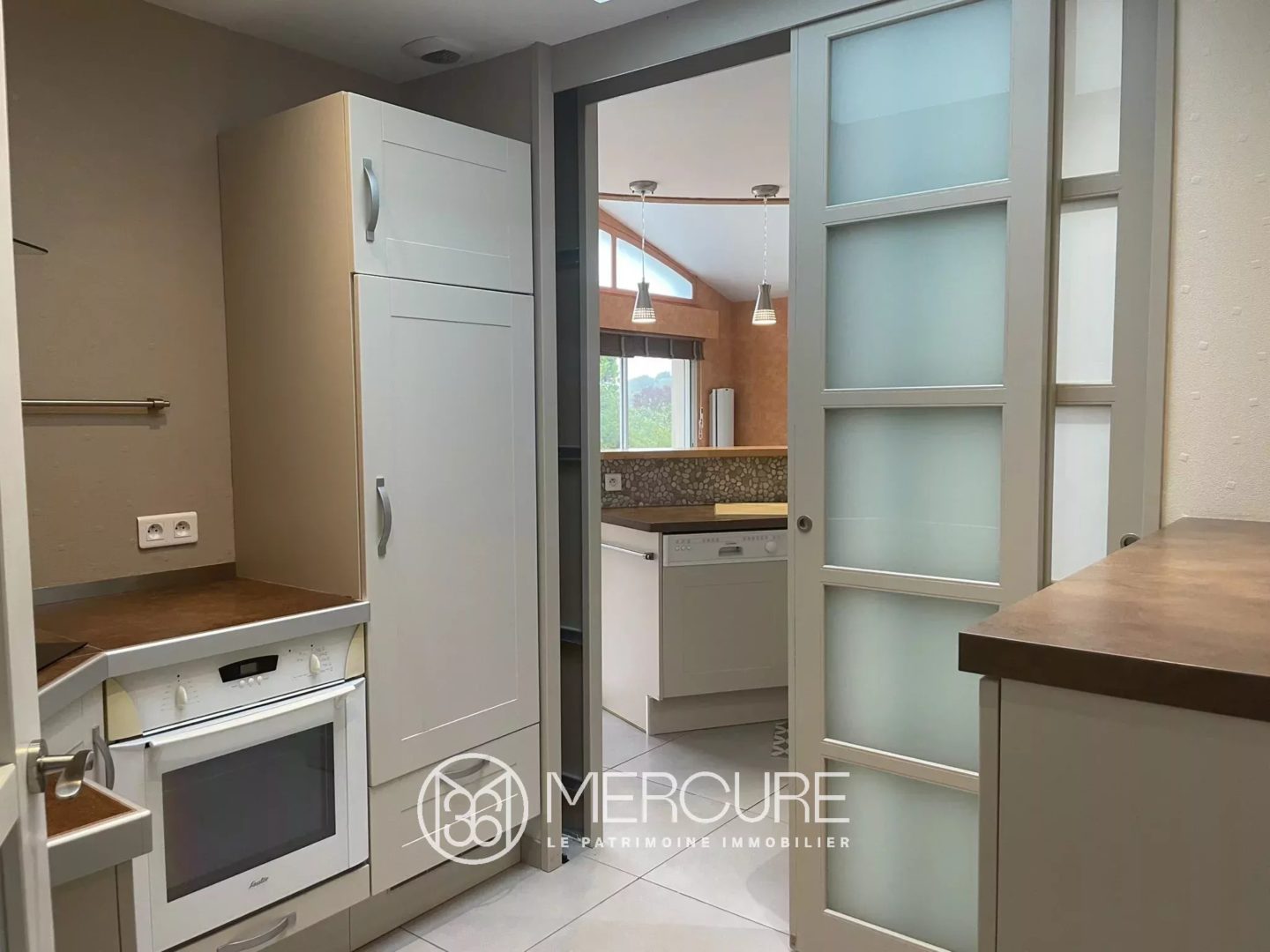 MAISON DE PLAIN-PIED AVEC VUE SUR LA RIVIERE - 10238PO