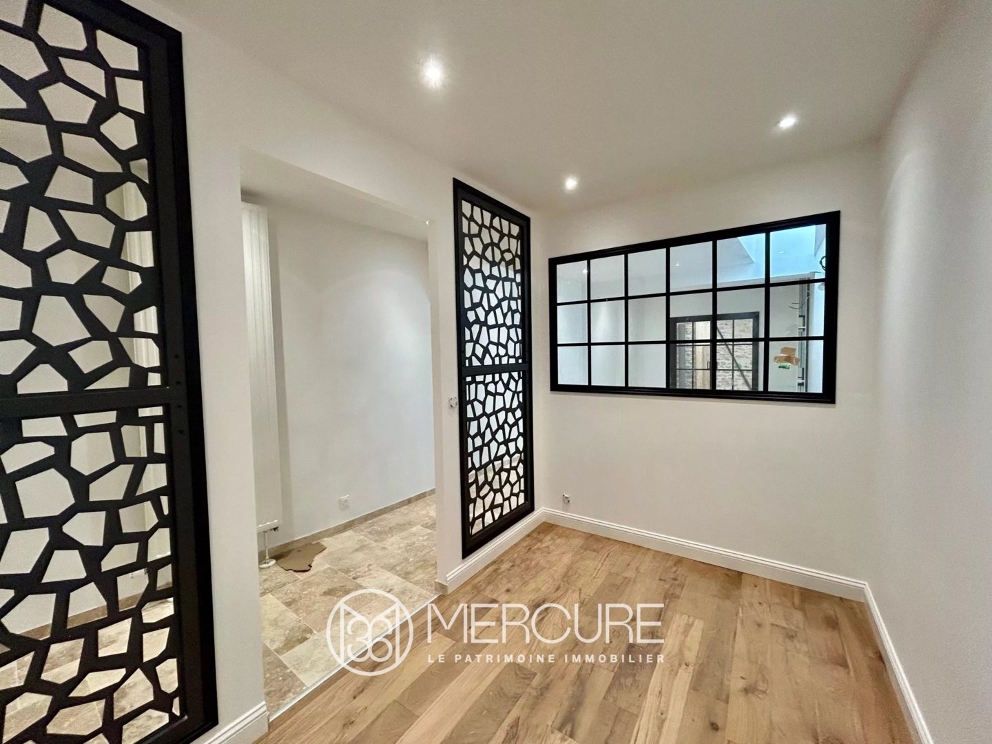 MAISON DE VILLE AVEC TERRASSE ET GARAGE - 10243po