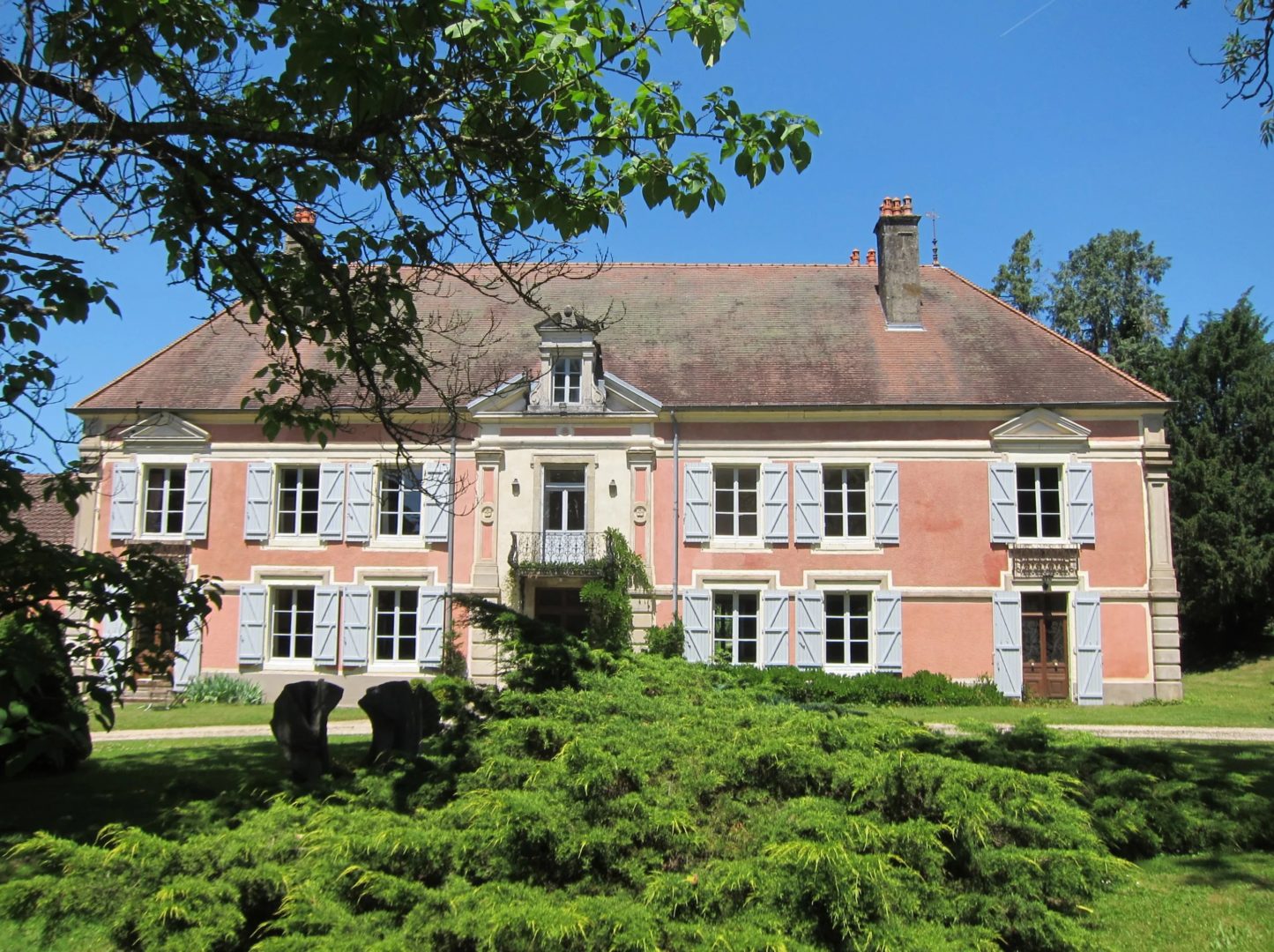 Elegant XVIIIth C Château - 1241EL
