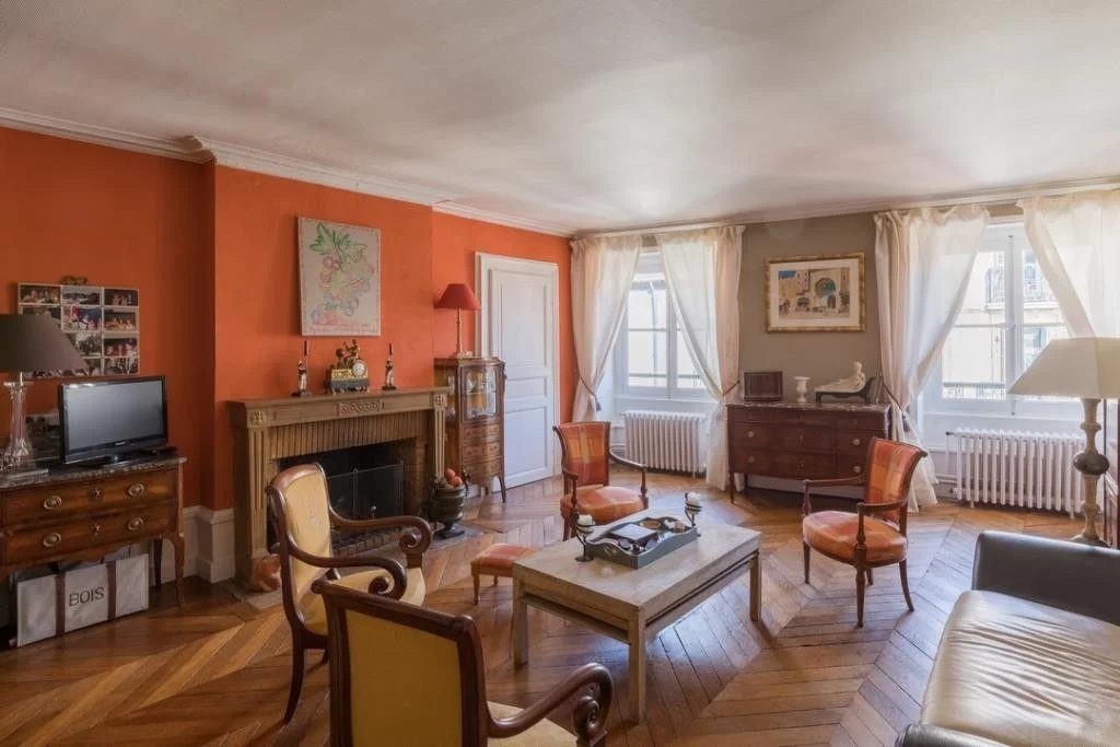 Dijon, Chabot Charny area beautiful old apartment – 4 bedrooms – good condition - 1425EL