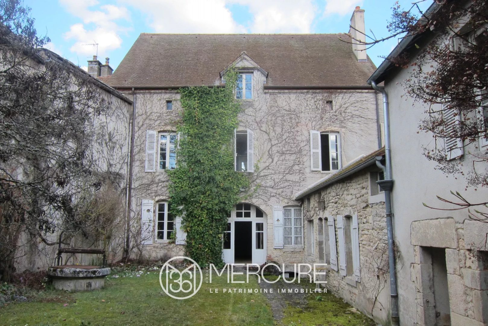 Maison et ses dépendances, parc de 1 hectares