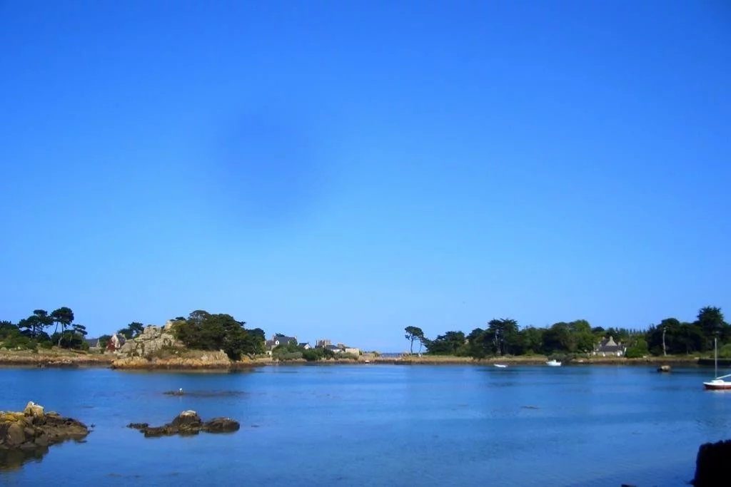 UNIQUE PROPERTY ON THE ISLAND OF BREHAT IN BRITTANY - 150vm
