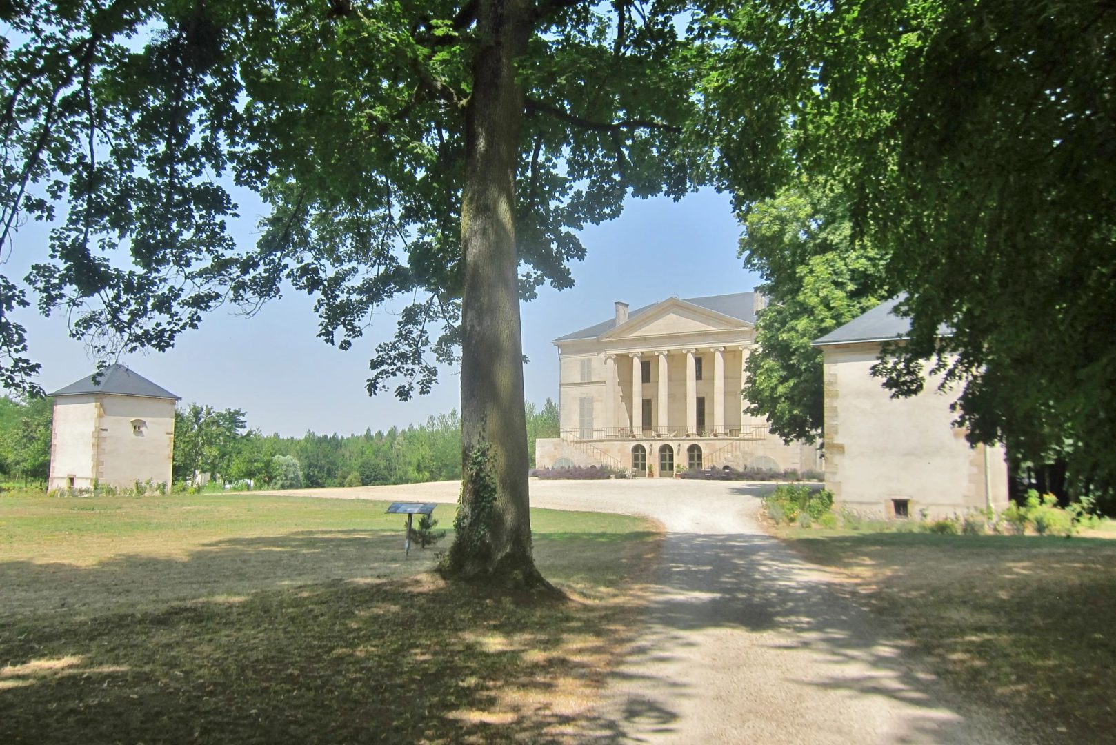 NEO-CLASSIC CASTLE OF PALLADIAN STYLE BEGINNING OF XIXth CENTURY CLASS MH, PARK OF ENV. 12 HECTARES REGISTER MH - 1514EL